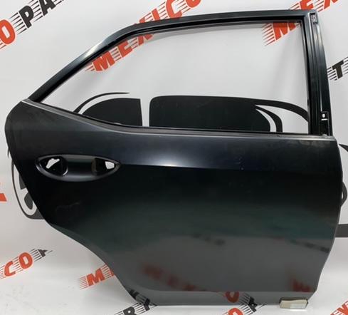 Двері задні праві Toyota Corolla 2014-2019 (67113-02190), аналог
