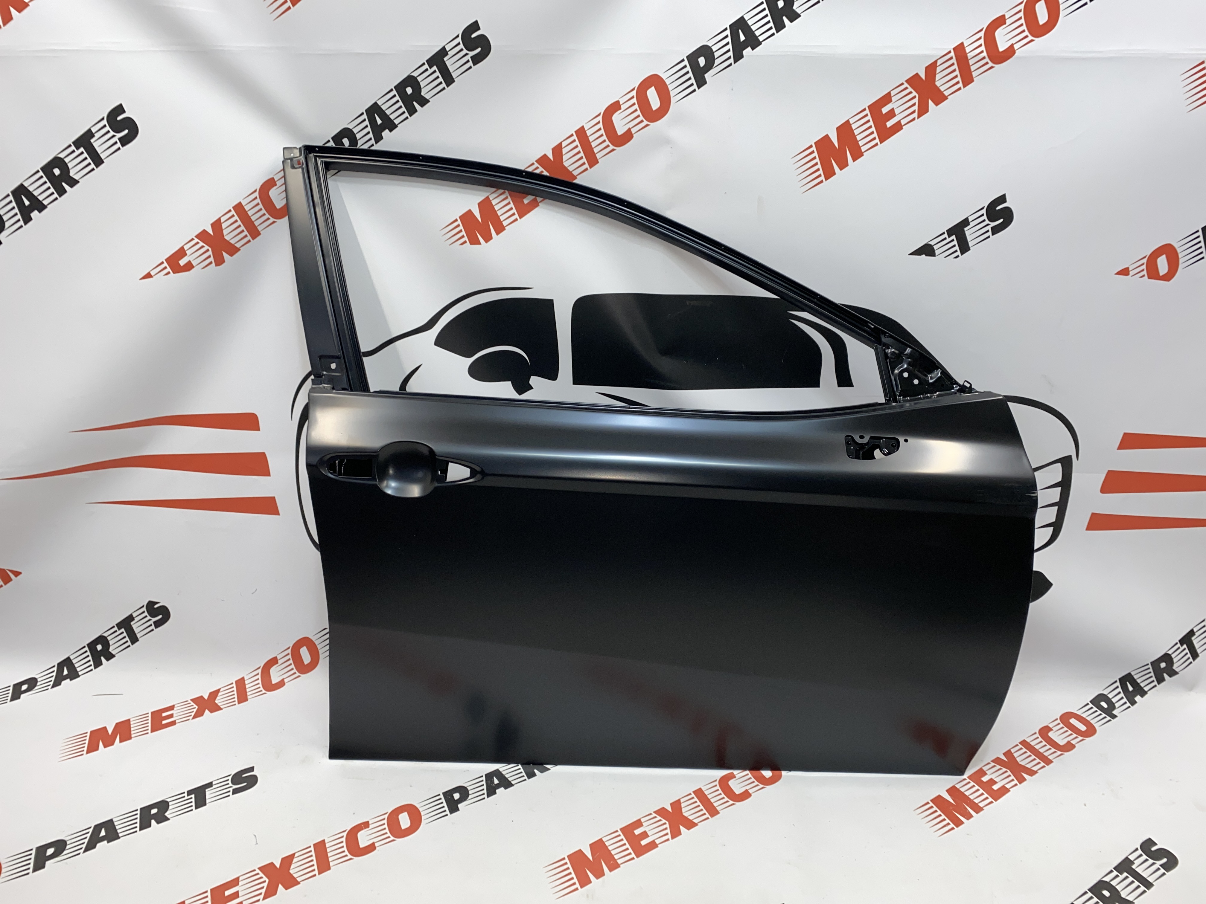 Двері передні праві Toyota Camry 2018-2023 (67001-06280), аналог
