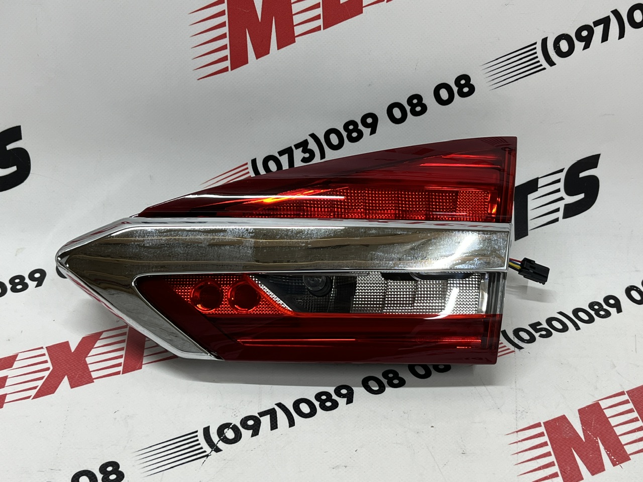 Фонарь внутренний в крышку багажника правый  Ford Fusion 2019-2020 (HS7Z-13404-D), аналог