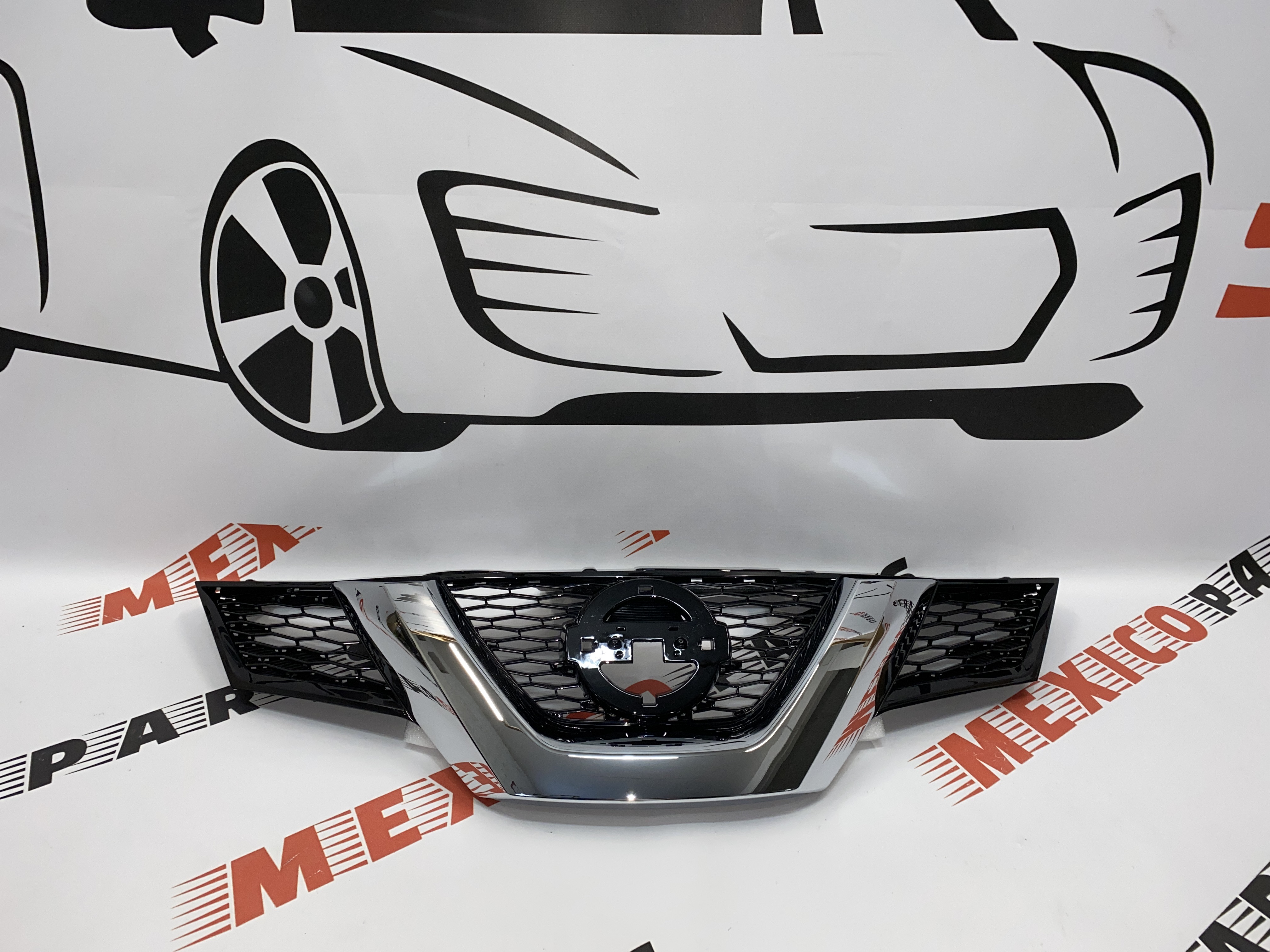 Решетка радиатора с хромом Nissan X-Trail(Rogue) 2014-2016 (62310-4BA0A), аналог
