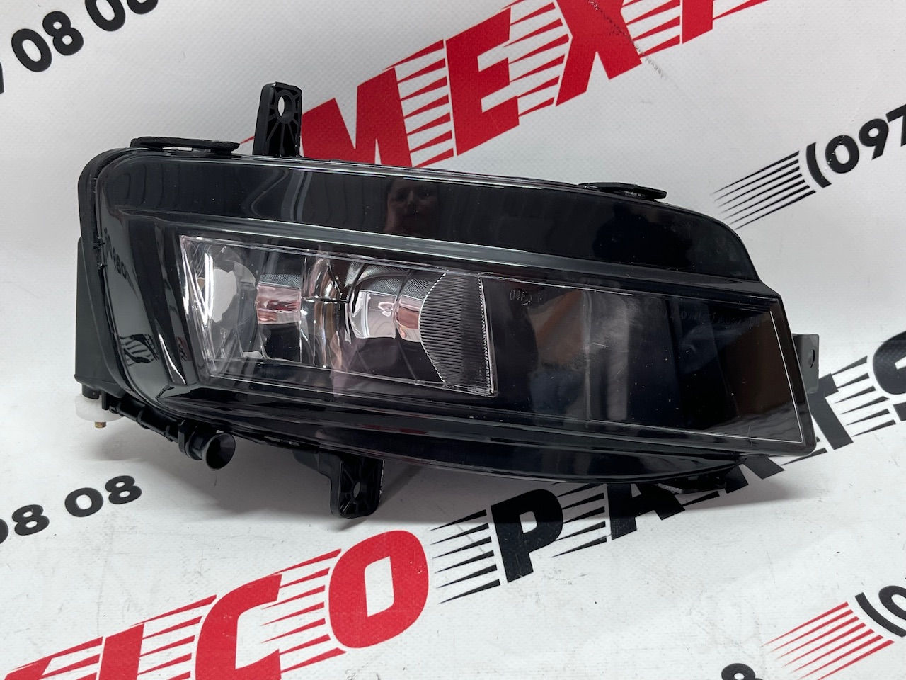 Противотуманная фара правая Volkswagen Golf 7 (5G0942662D), аналог