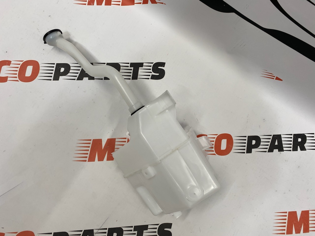 Бачок омивача Toyota RAV4 2019-2021 (8535542190), аналог