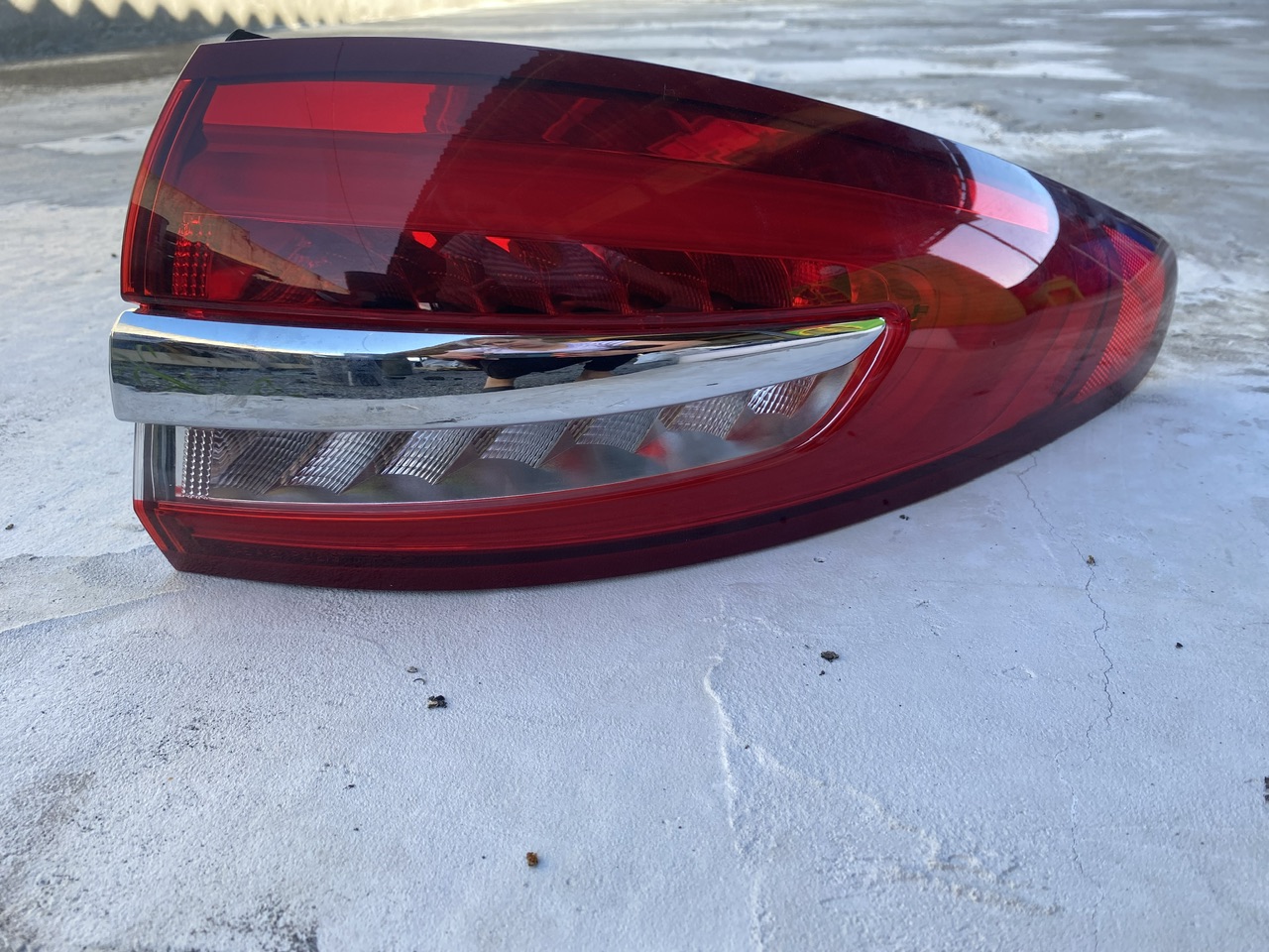 Фонарь задний наружный правый оригинал б/у USA Ford Fusion 2019-2020 (KS73-13404-AD)