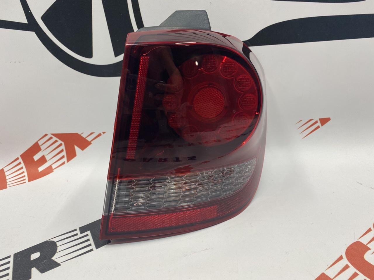 Фонарь в крыло темный круглый правый LED Dodge Journey 2011- (68078480AD), аналог
