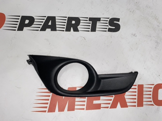 Рамка противотуманной фары правая USA Nissan Altima 2013-2015 (62256-3TA0B), аналог