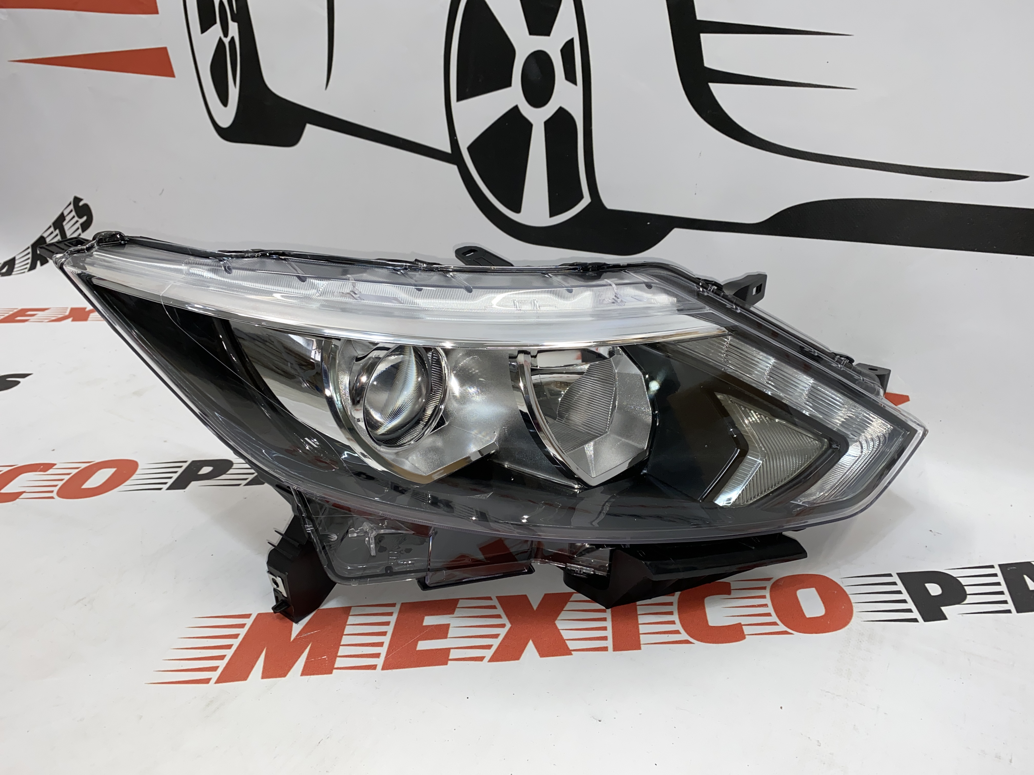 Фара правая Nissan Qashqai 2015-2018 (260104EH1A), аналог