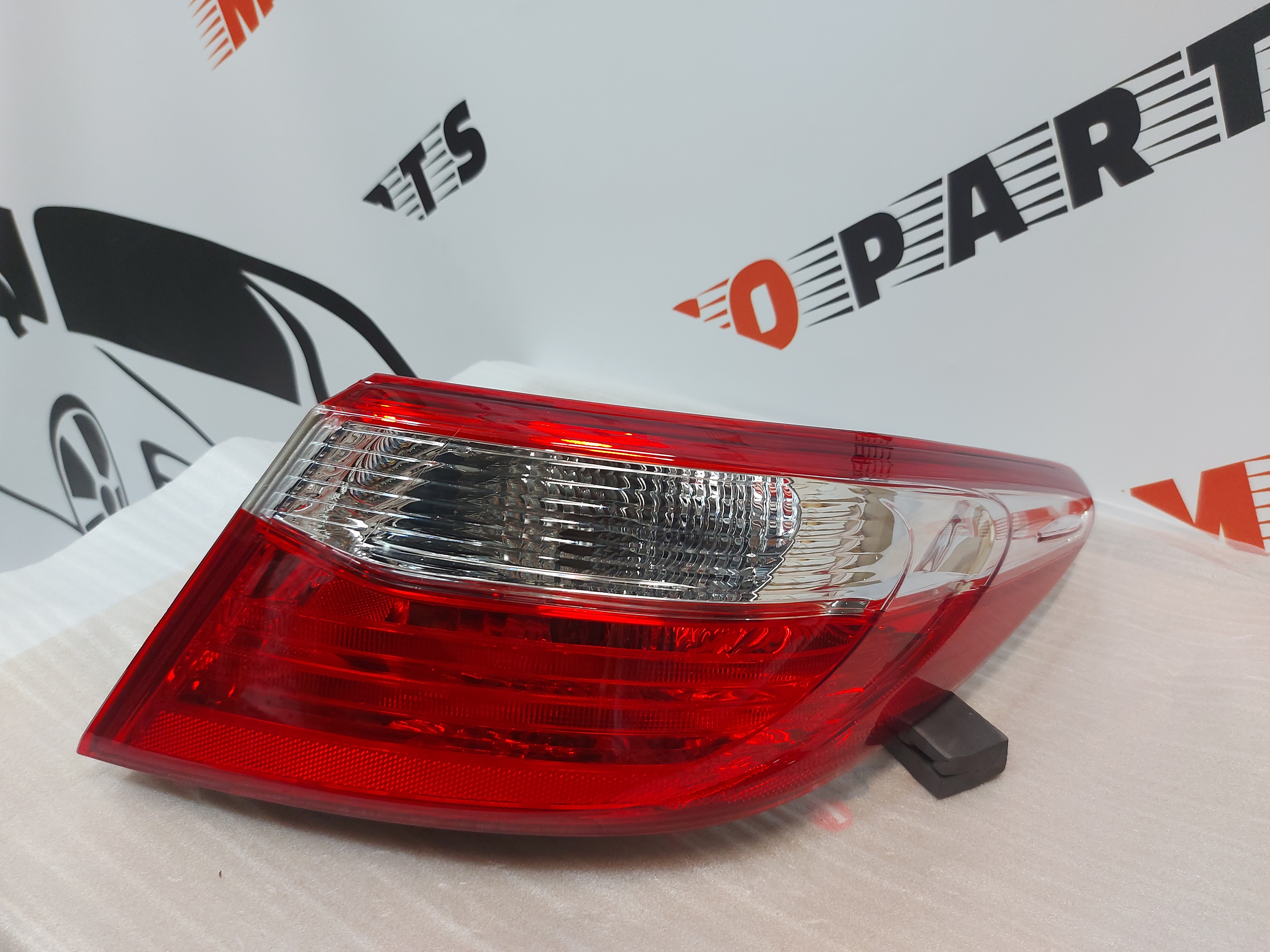 Ліхтар зовнішній (в крило) правий USA Toyota Camry 2015-2017 (81550-06640), аналог