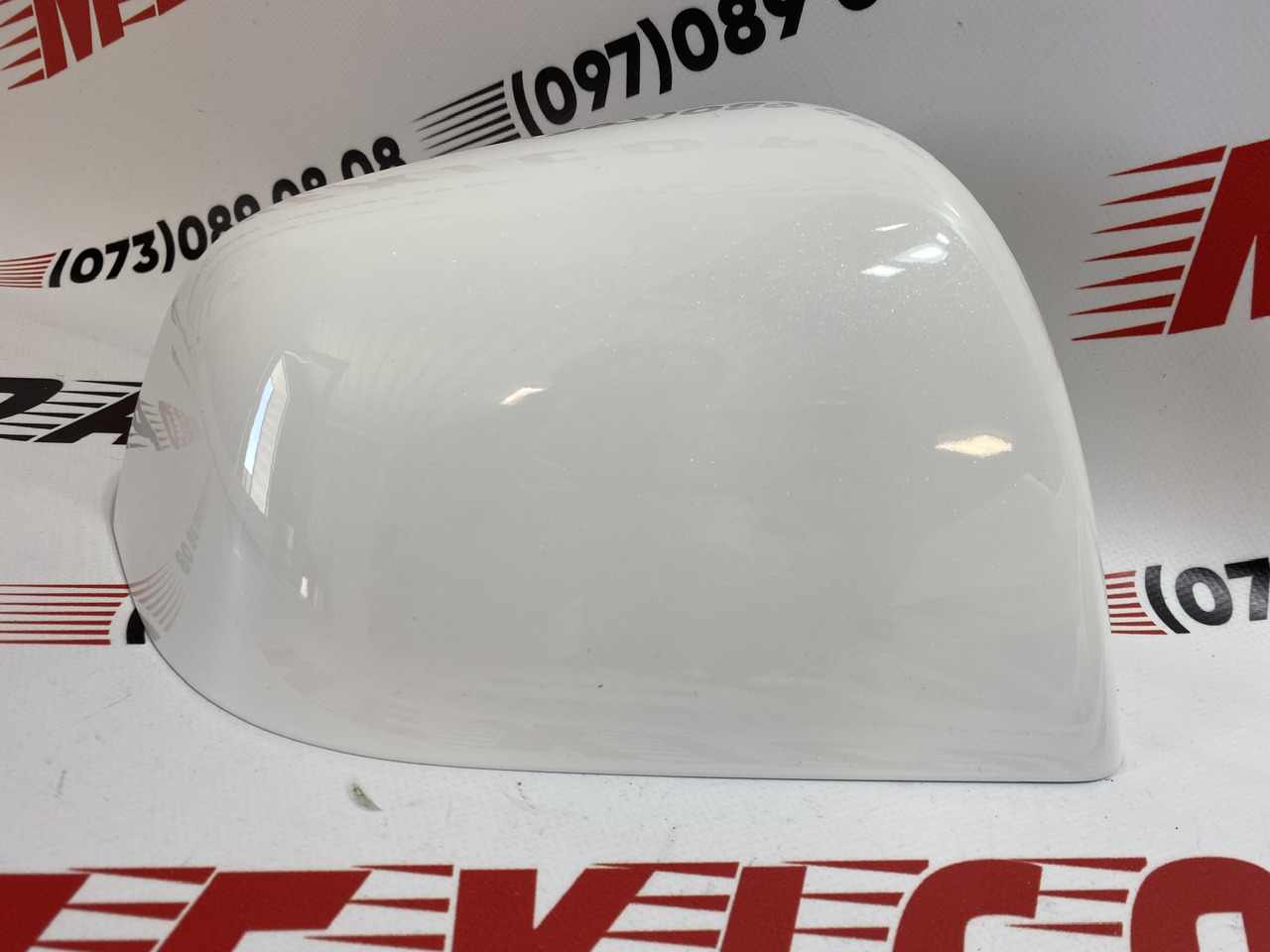 Накладка дзеркала права біла Tesla Model Y 2020-2024  (149559400a), аналог