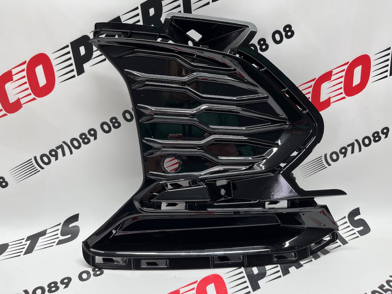 Заглушка протитуманної фари права під парктронік RS Chevrolet Equinox 2022-2024 (84859001), аналог