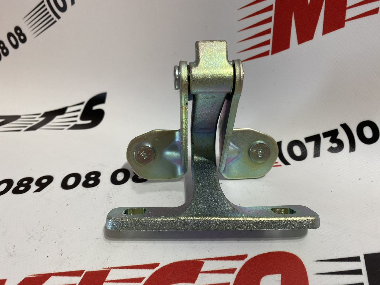 Петля кришки багажника ліва Tesla Model Y 2020-2024 (1500494-00-C), аналог