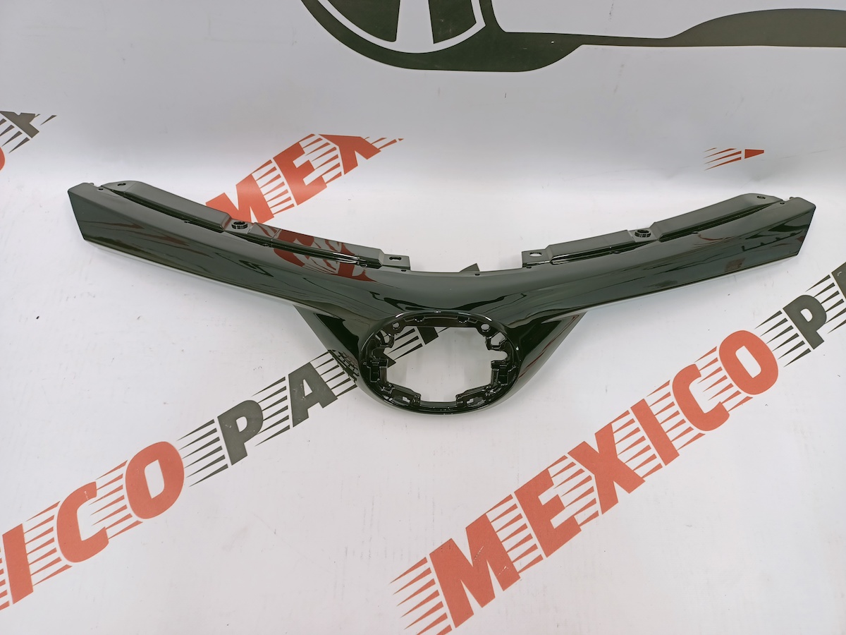 Решітка радіатора Toyota RAV4 2016-2018 (53101-0R130), аналог