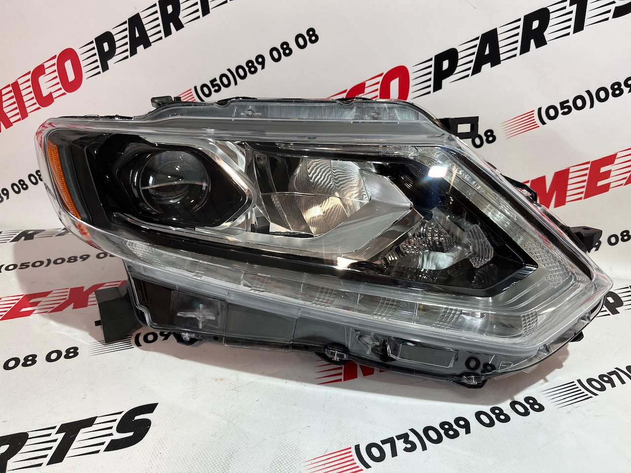Фара правая LED Nissan X-Trail (Rogue) 2014-2016 (260604BA6A), аналог