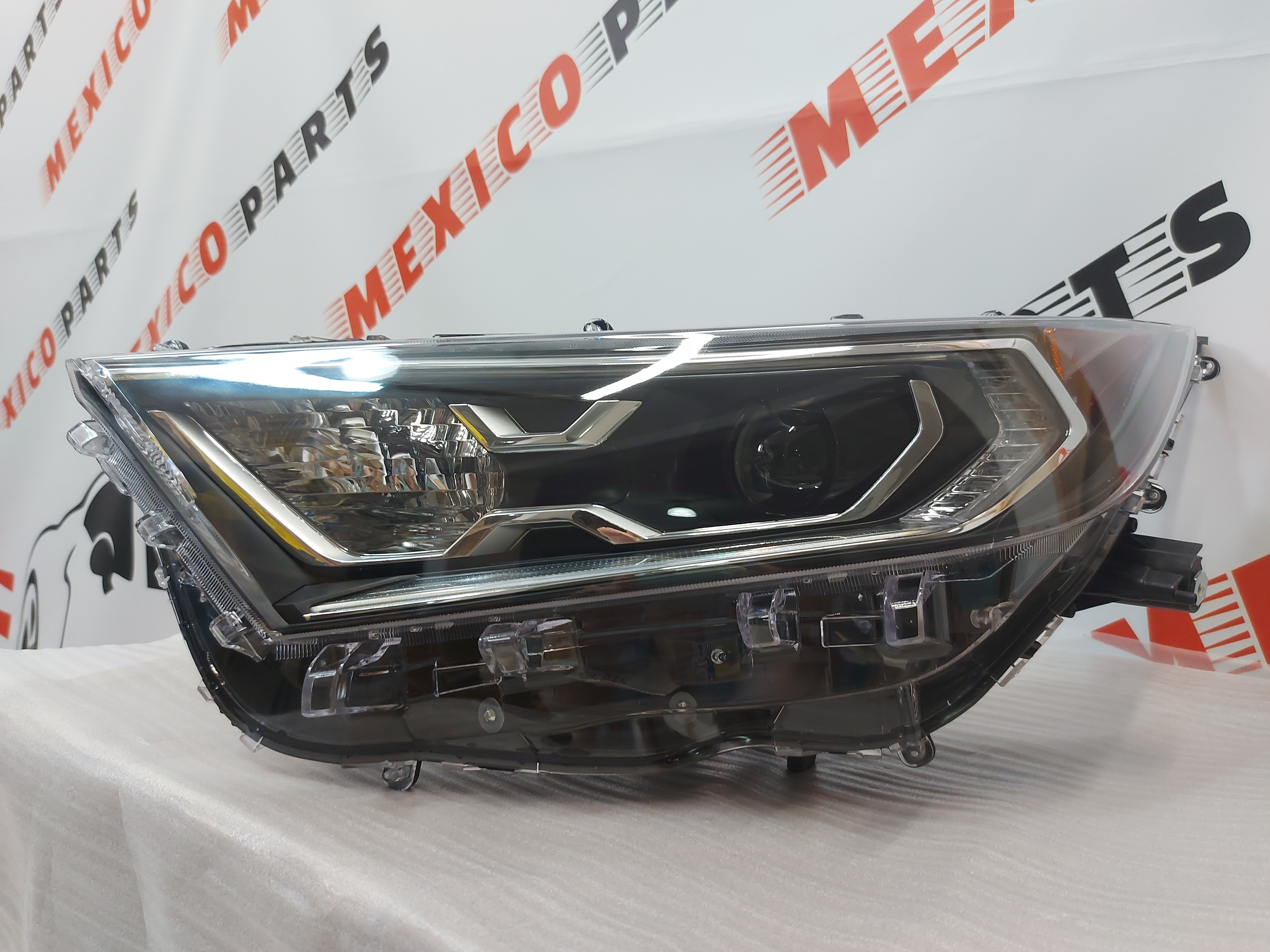 Фара ліва  (hybrid) USA Toyota RAV4 2019-2021 (81150-0R160), аналог