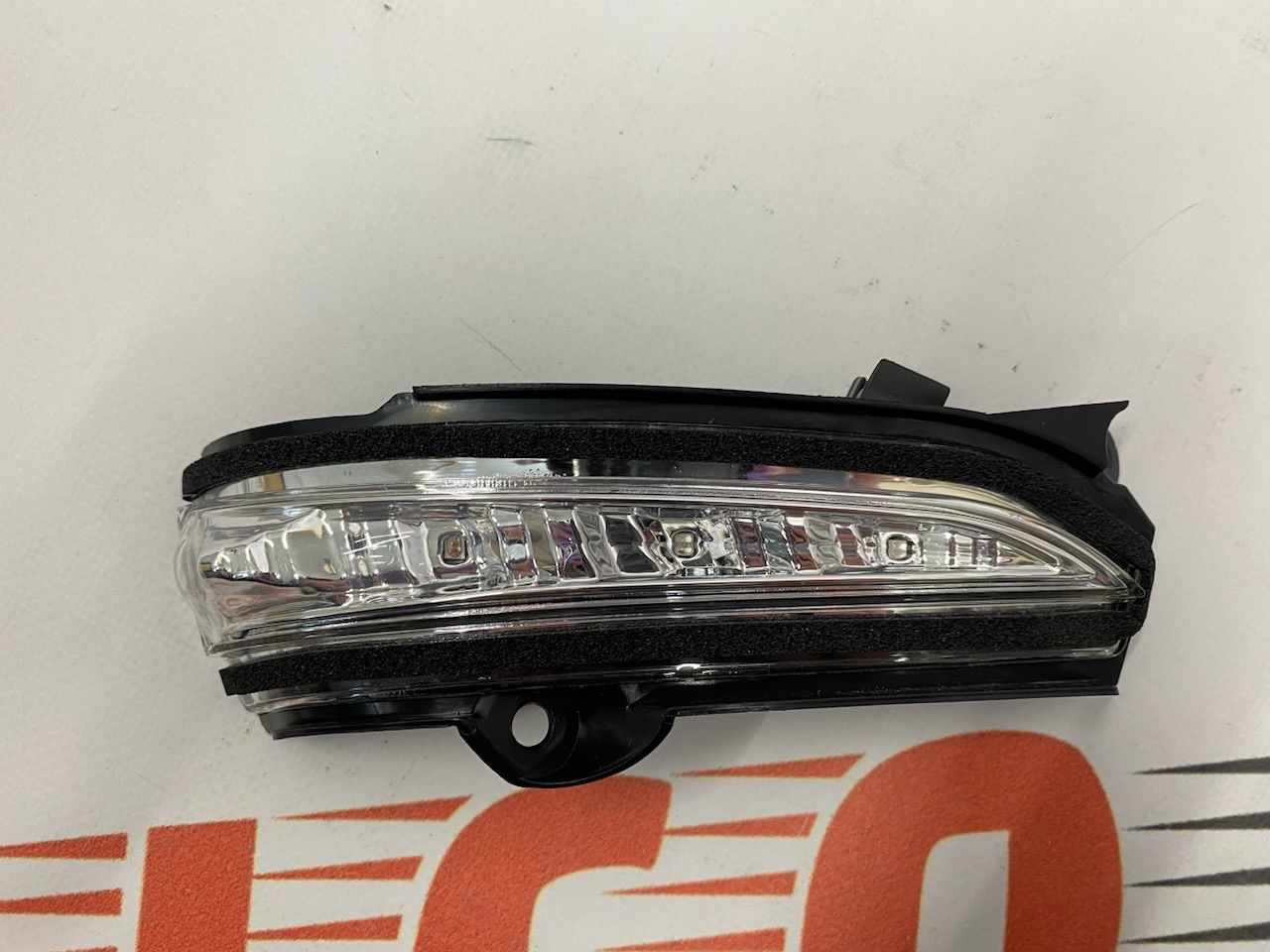 Поворотник в зеркало правый Ford Fusion 2013-2019 ( DS7Z-13B374-A), аналог