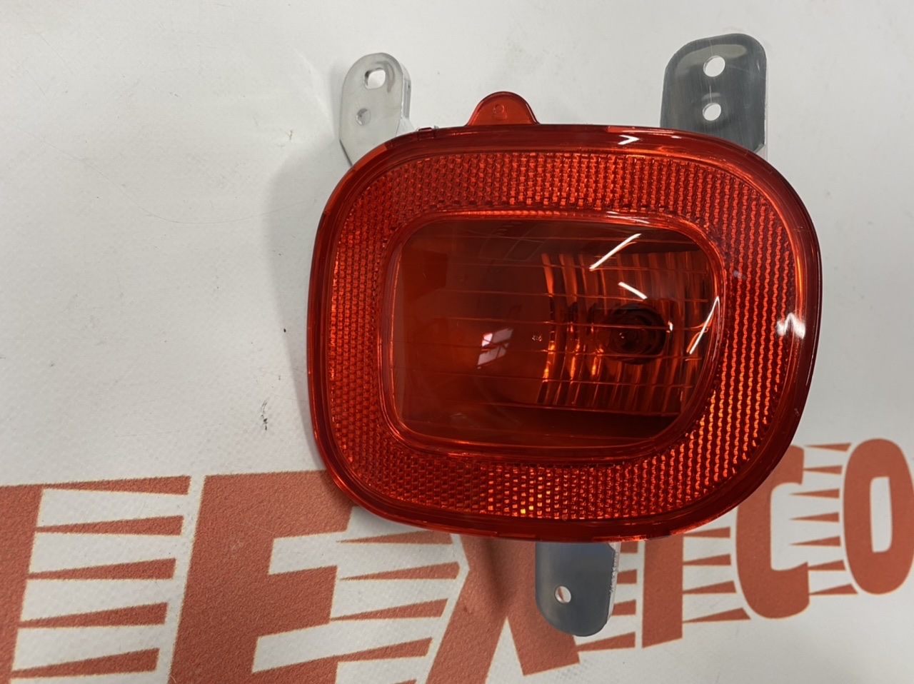 Катафот (противотуманная фара) заднего бампера правый Jeep Renegade 2015-2018 (68255510AA)
