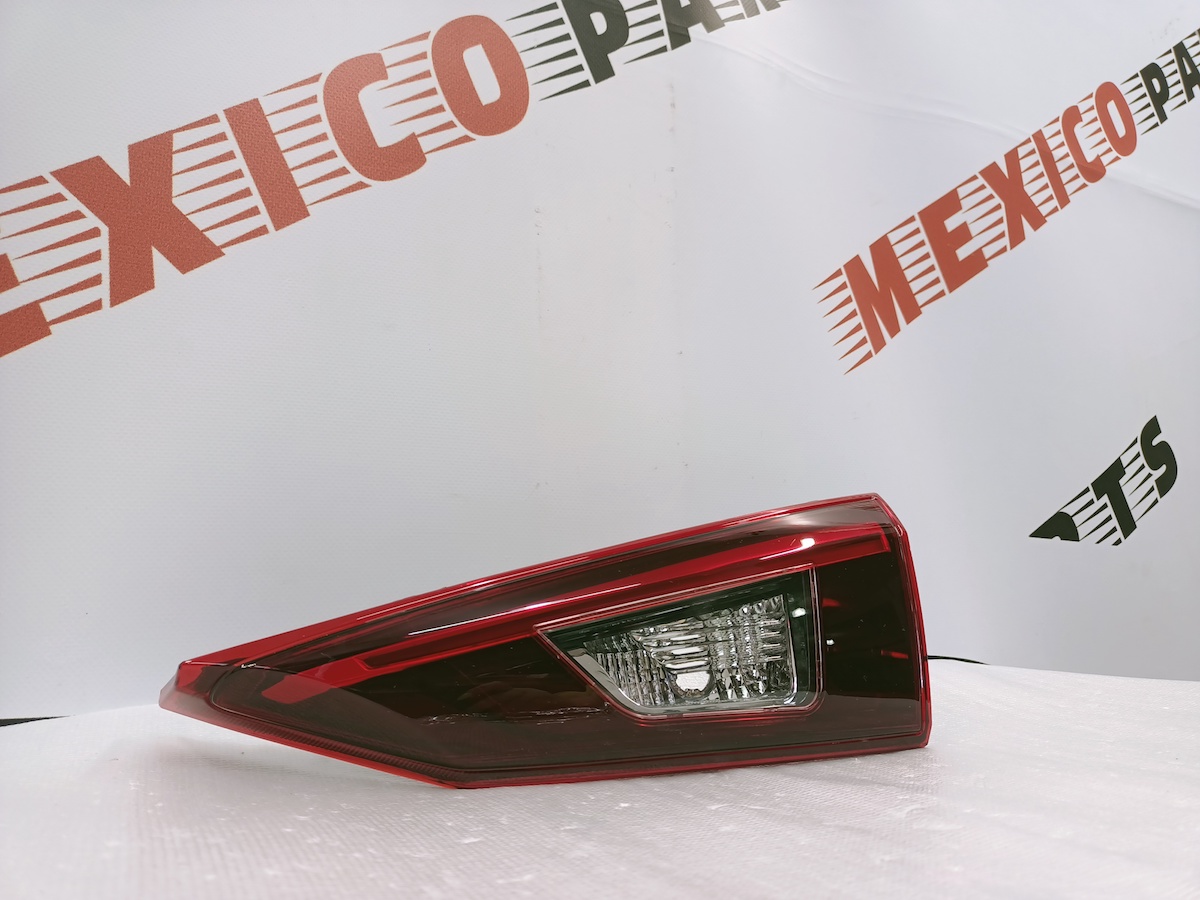Ліхтар внутрішній (в кришку багажника) лівий LED Mazda 3 2016-2018 (B53W-51-3G0A), аналог