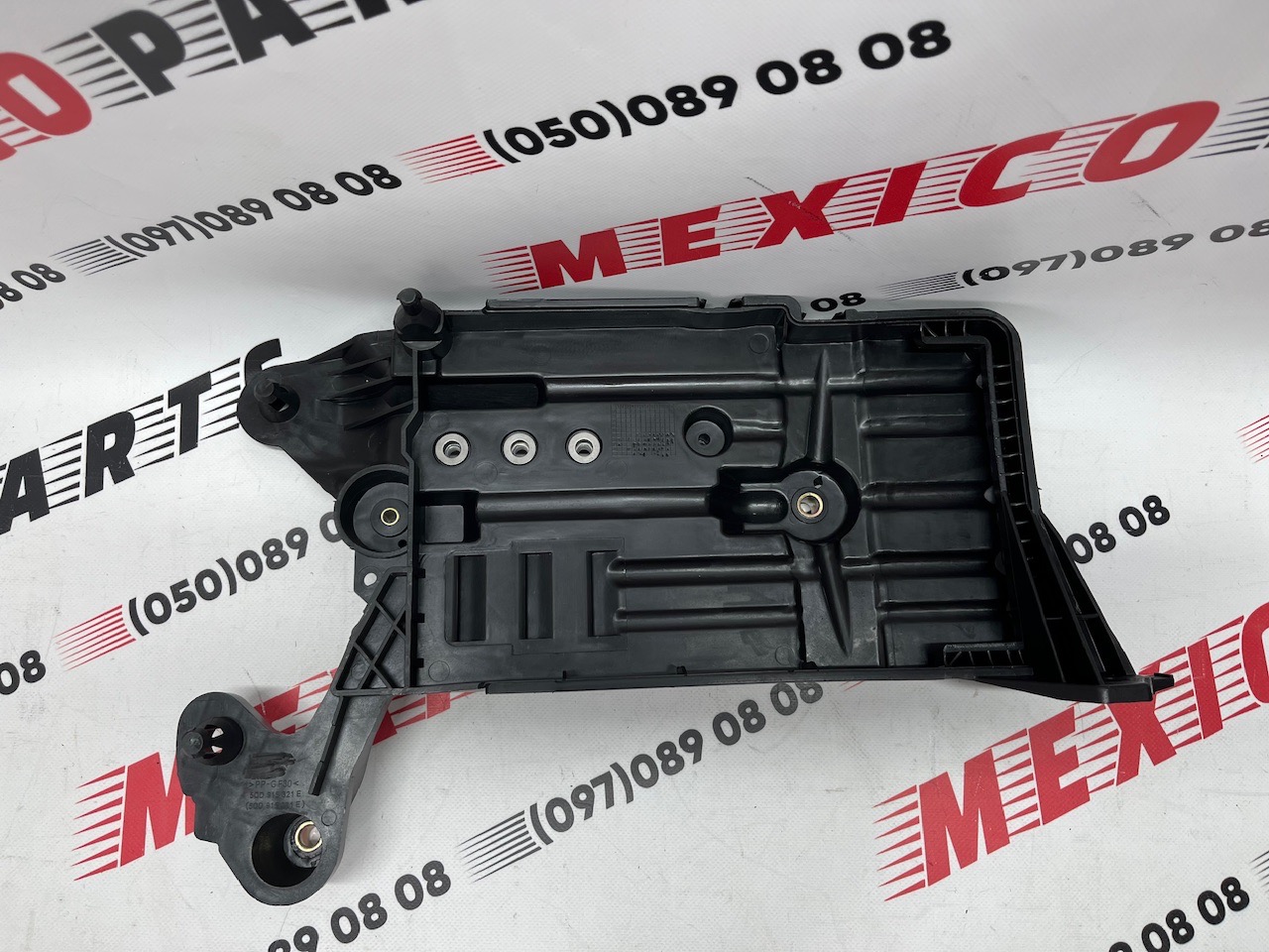 Подиум под аккумулятор Volkswagen Golf 7 (5Q0915321), аналог