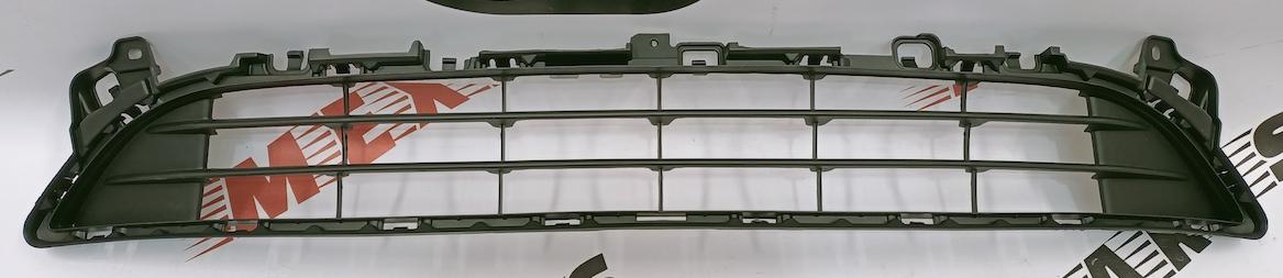 Решетка бампера переднего Mazda 6 2013-2016 (GHP9501T1), аналог