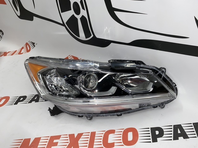 Фара права темна з LED смужкою  Honda Accord 2016-2017 (33100-T2A-A61), аналог