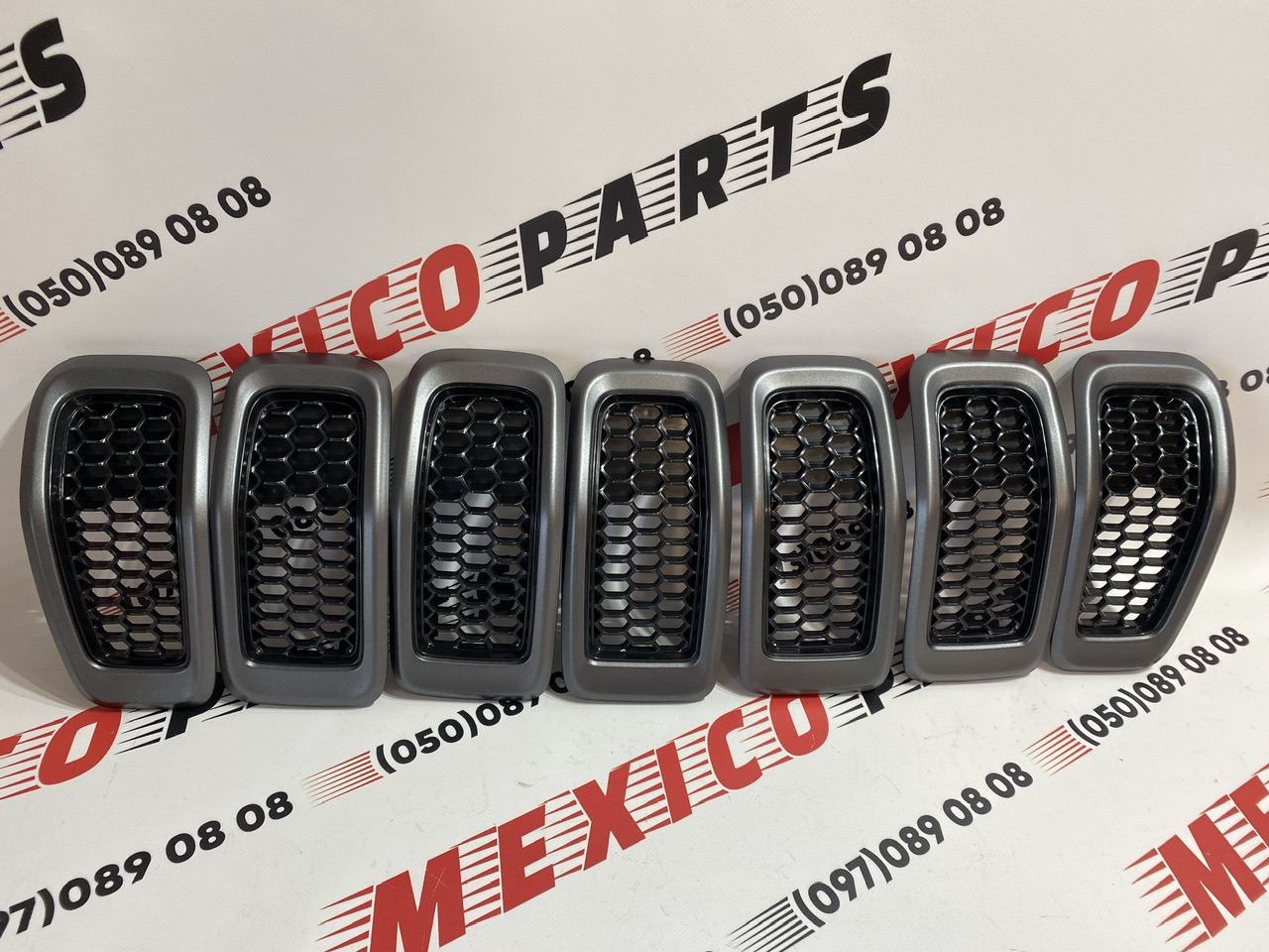 Кільця решітки радіатора графіт Jeep Cherokee KL 2014-2018 (68303626AC), аналог
