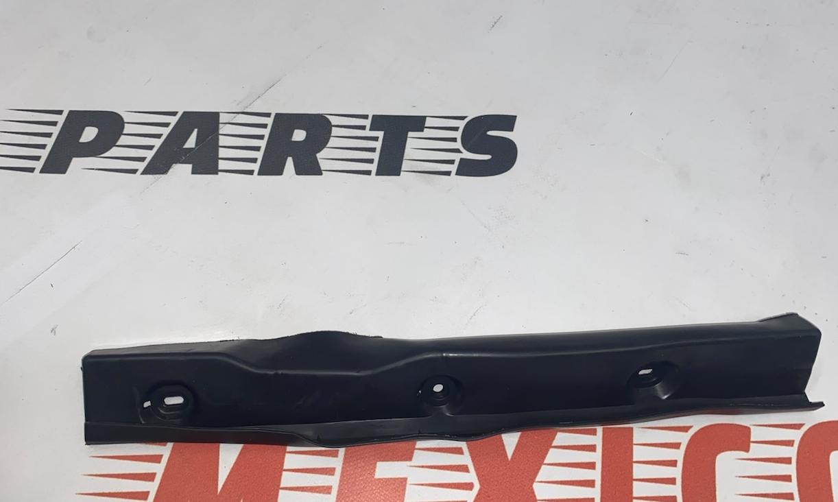 Накладка  переднього крила ліва Mazda 3 2013-2018 (B45A56916A), аналог