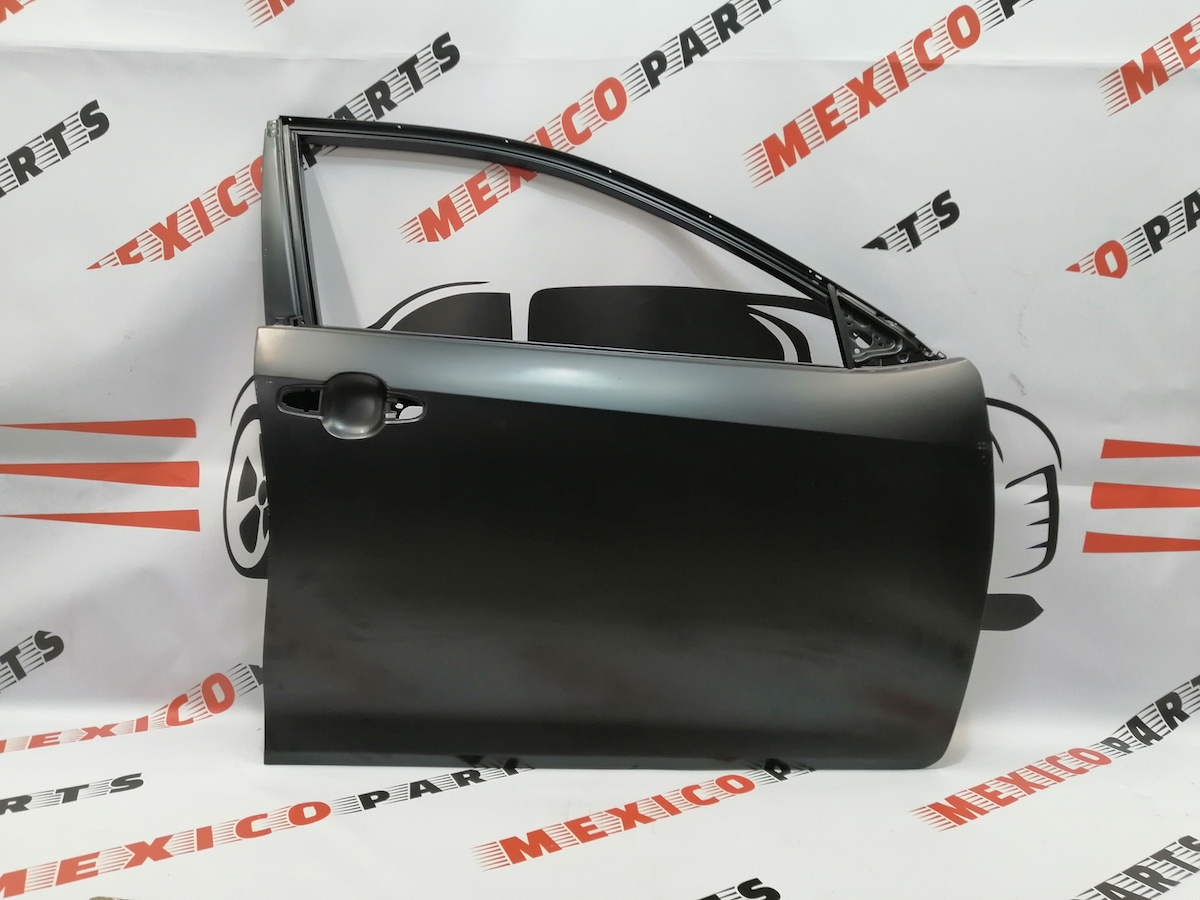 Двері передні праві Toyota Camry 2012-2014 (67001-06170)