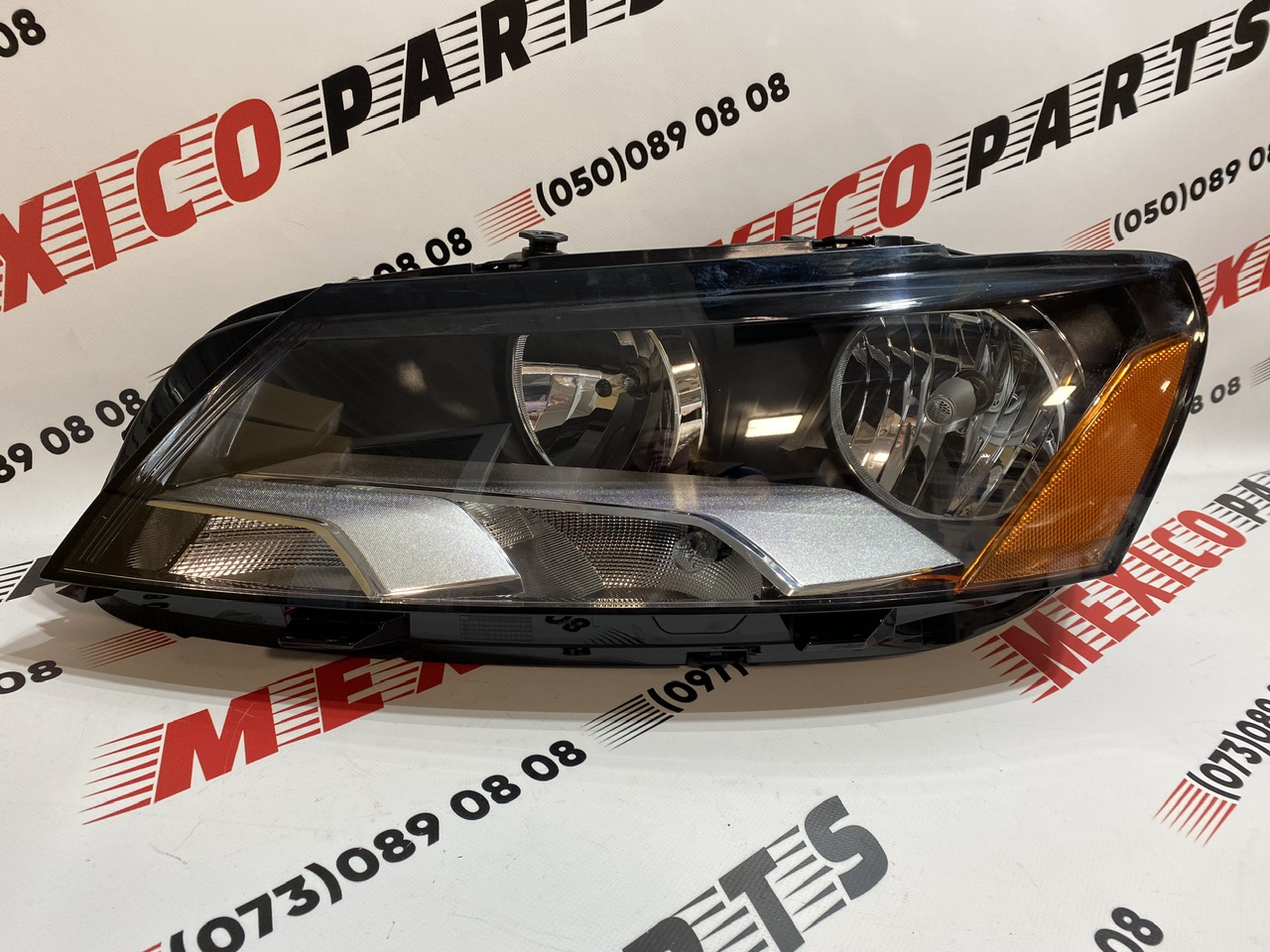 Фара левая Volkswagen Passat B7 2012-2015(561941005D), аналог