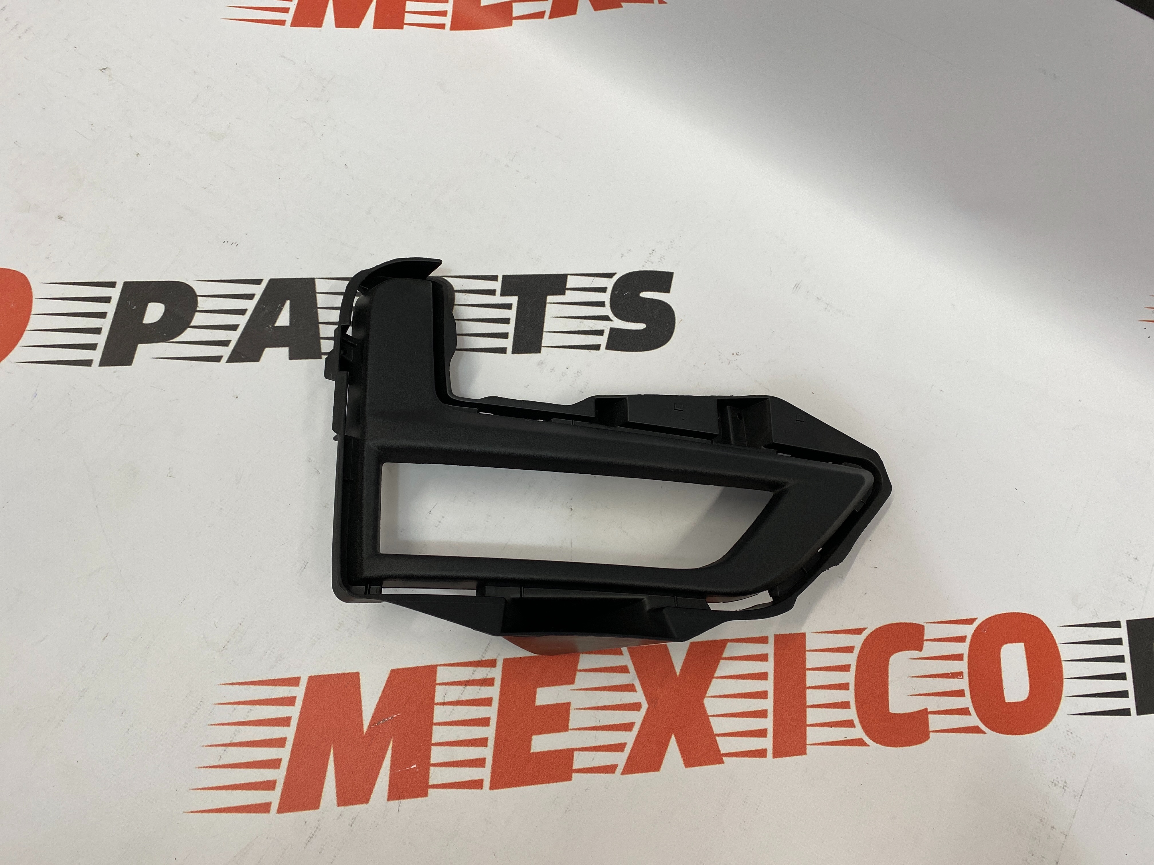 Рамка противотуманной фары правая Nissan X-Trail(Rogue) 2017-2020 ( 62256-6FL0B), аналог