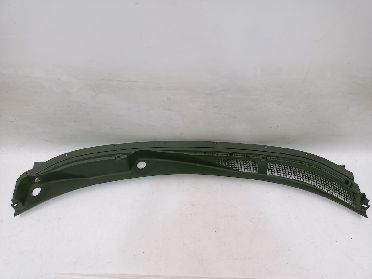 Жабо Nissan X-Trail(Rogue) 2014-2020 (66862-4BA0A), аналог
