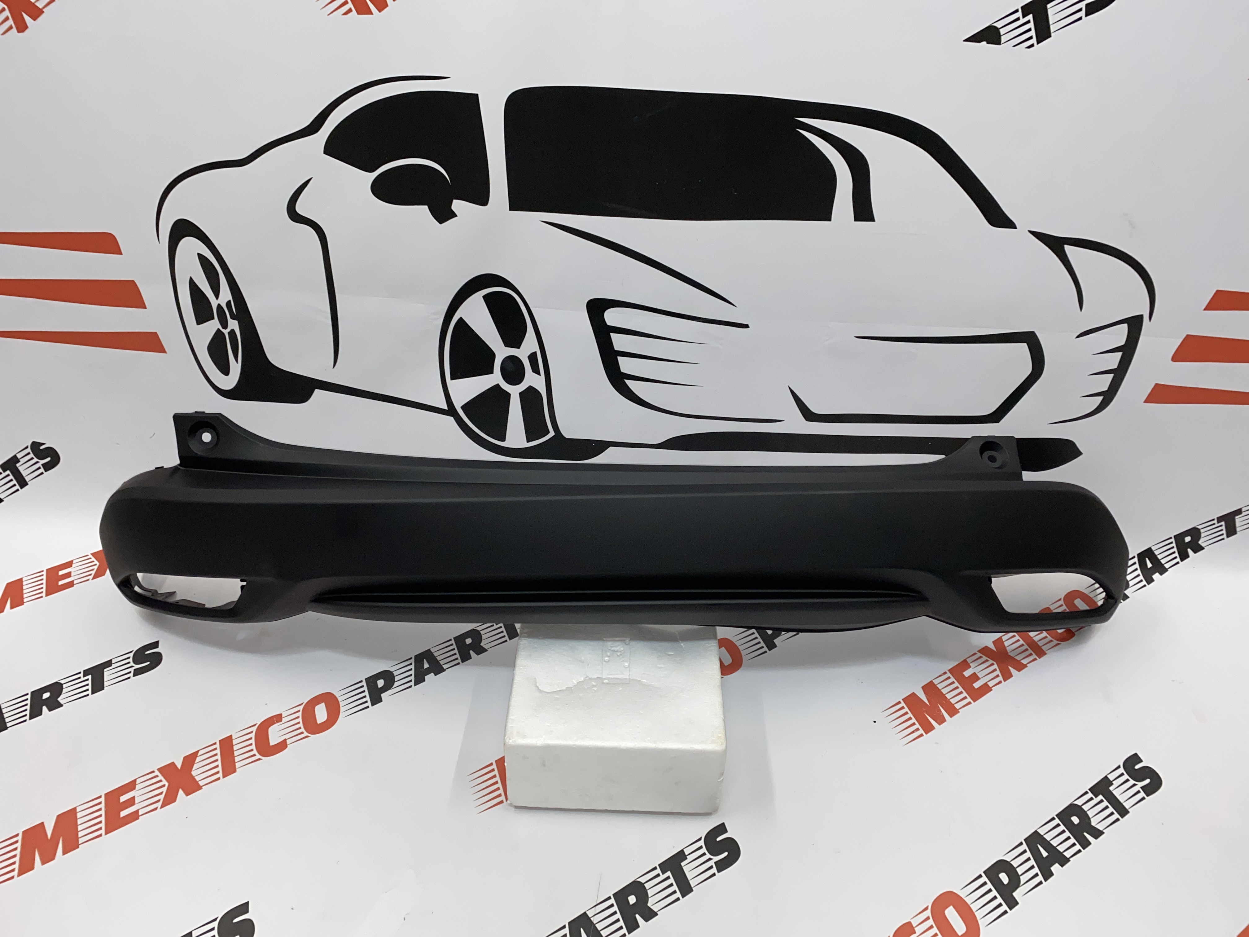 Бампер задній Honda HR-V 2014-2018 (04715-T7W-A90), аналог