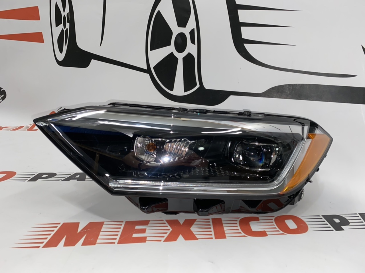 Фары комплект левая и правая LED Volkswagen Jetta 2019- (17A941035F), аналог