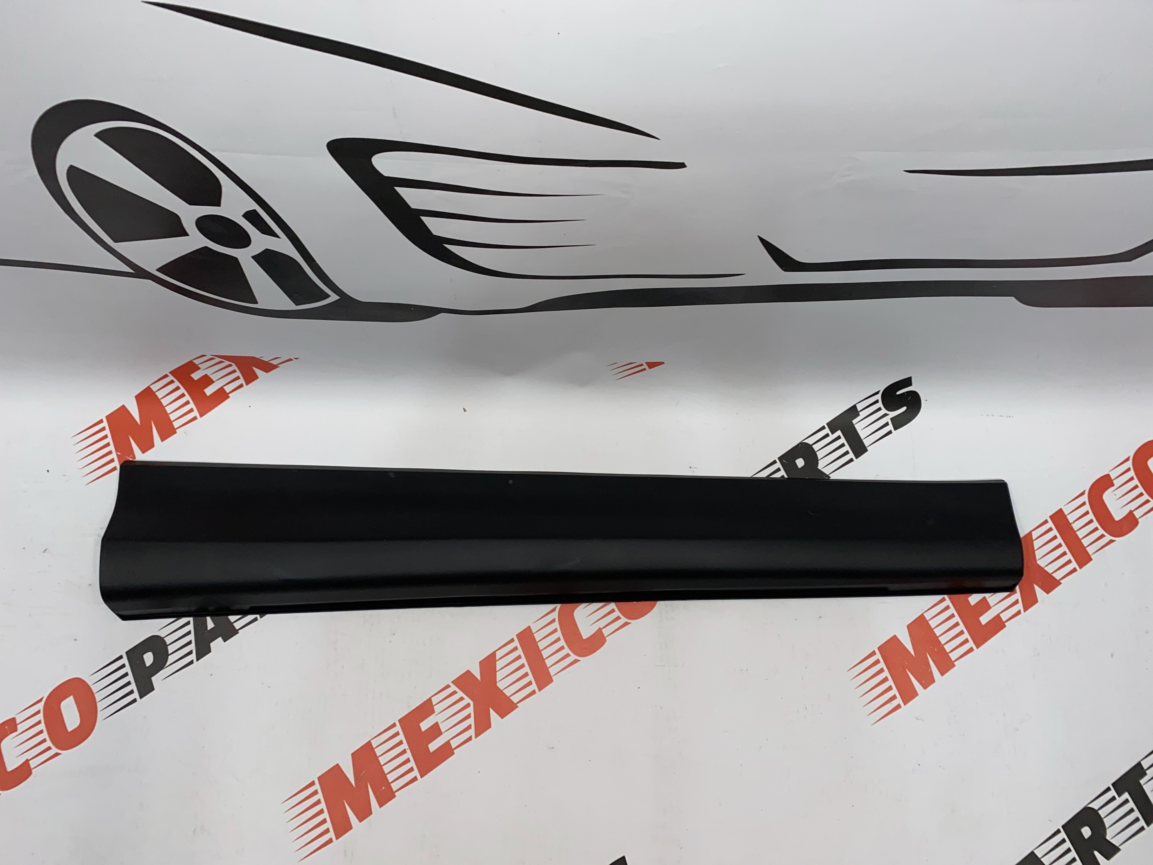 Накладка на двері передні праві Mazda CX5 2017-2020 (KB7W-51-RA0E), аналог