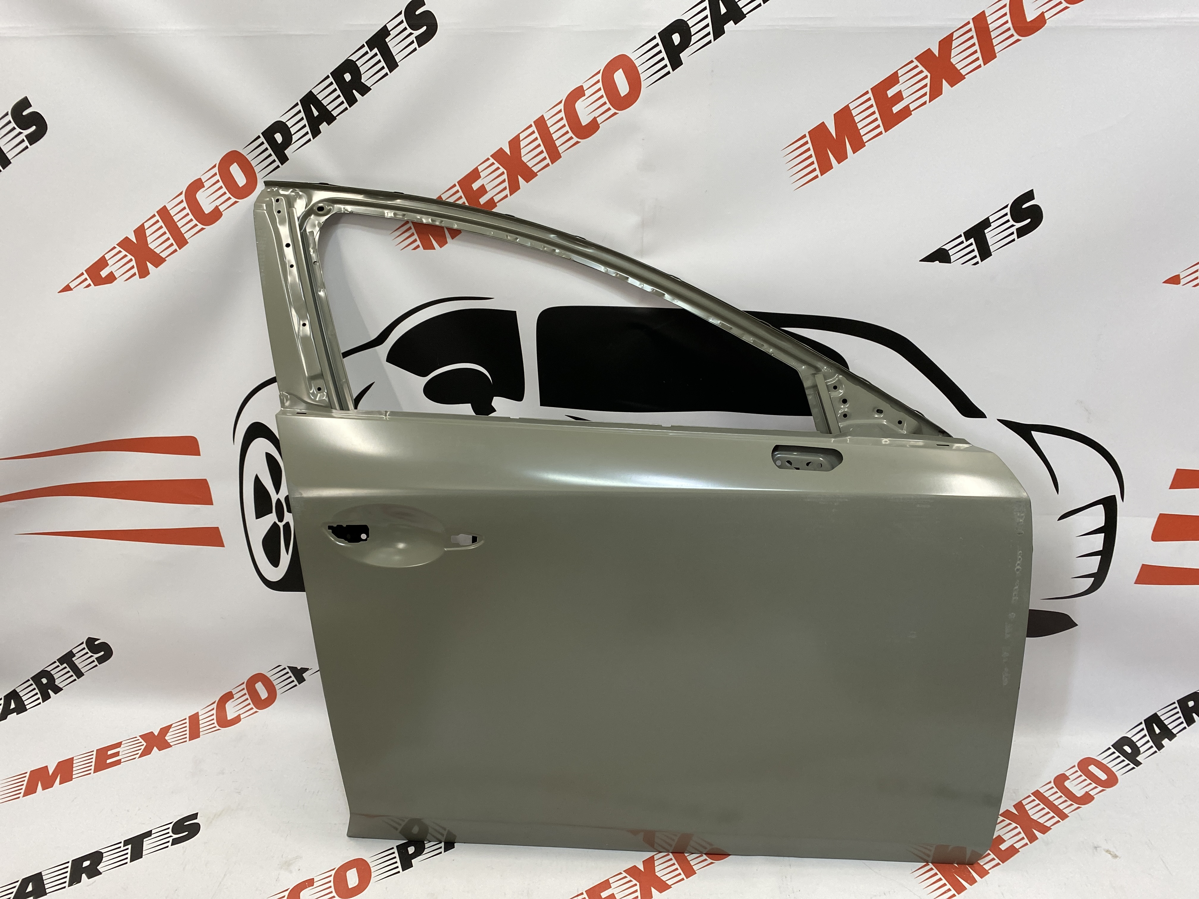 Двері передні праві Mazda 3 2019-2021 (BCY1-58-02XC), аналог