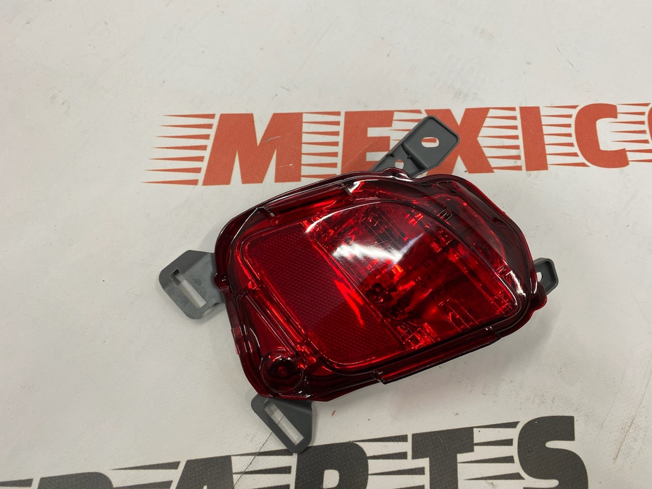 Катафот заднього бампера лівий Toyota Highlander 2017-2019 (814900E020), аналог