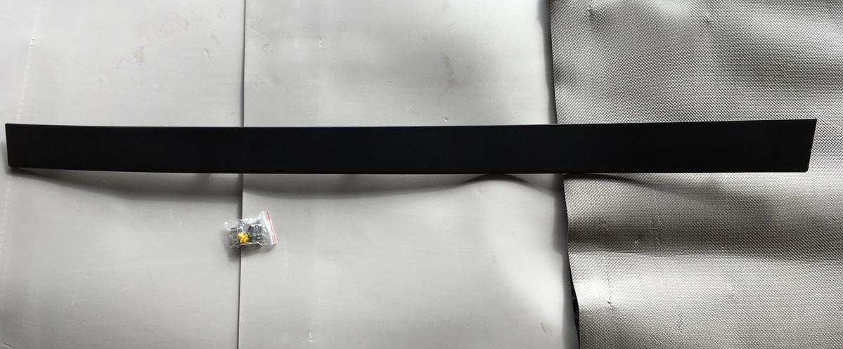 Накладка на двері передня ліва Tesla Model X 2015-2020(103520100d)