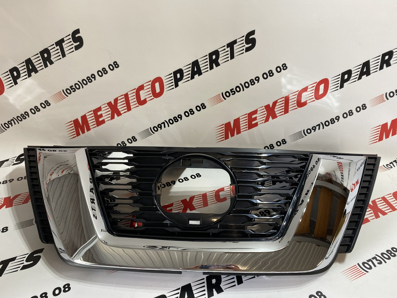 Решетка радиатора под круглый дистрон Nissan X-Trail(Rogue) 2017-2020(623109TG0B), аналог
