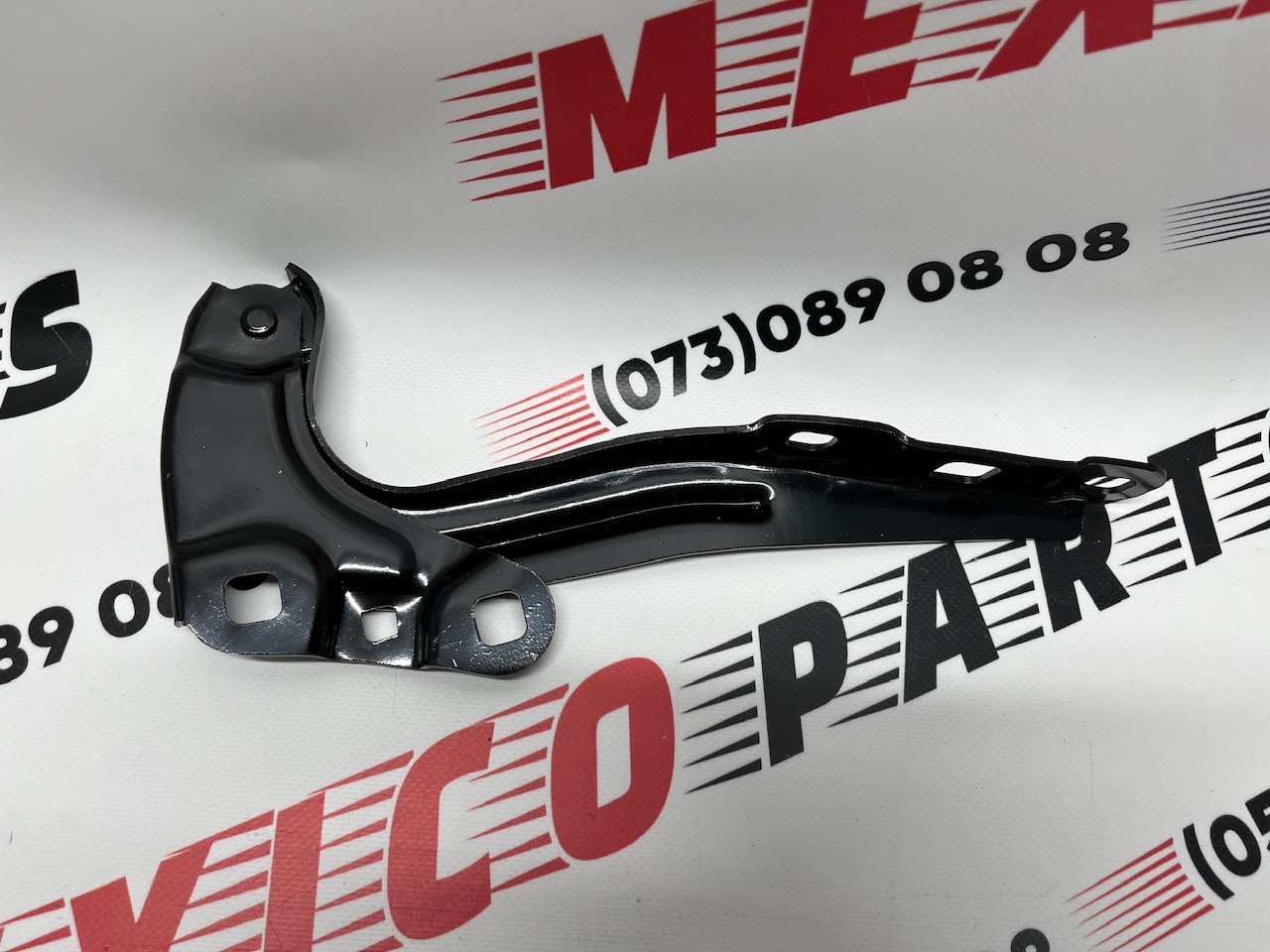 Петля капота права Chevrolet Equinox 2017-2021 (84054684), аналог
