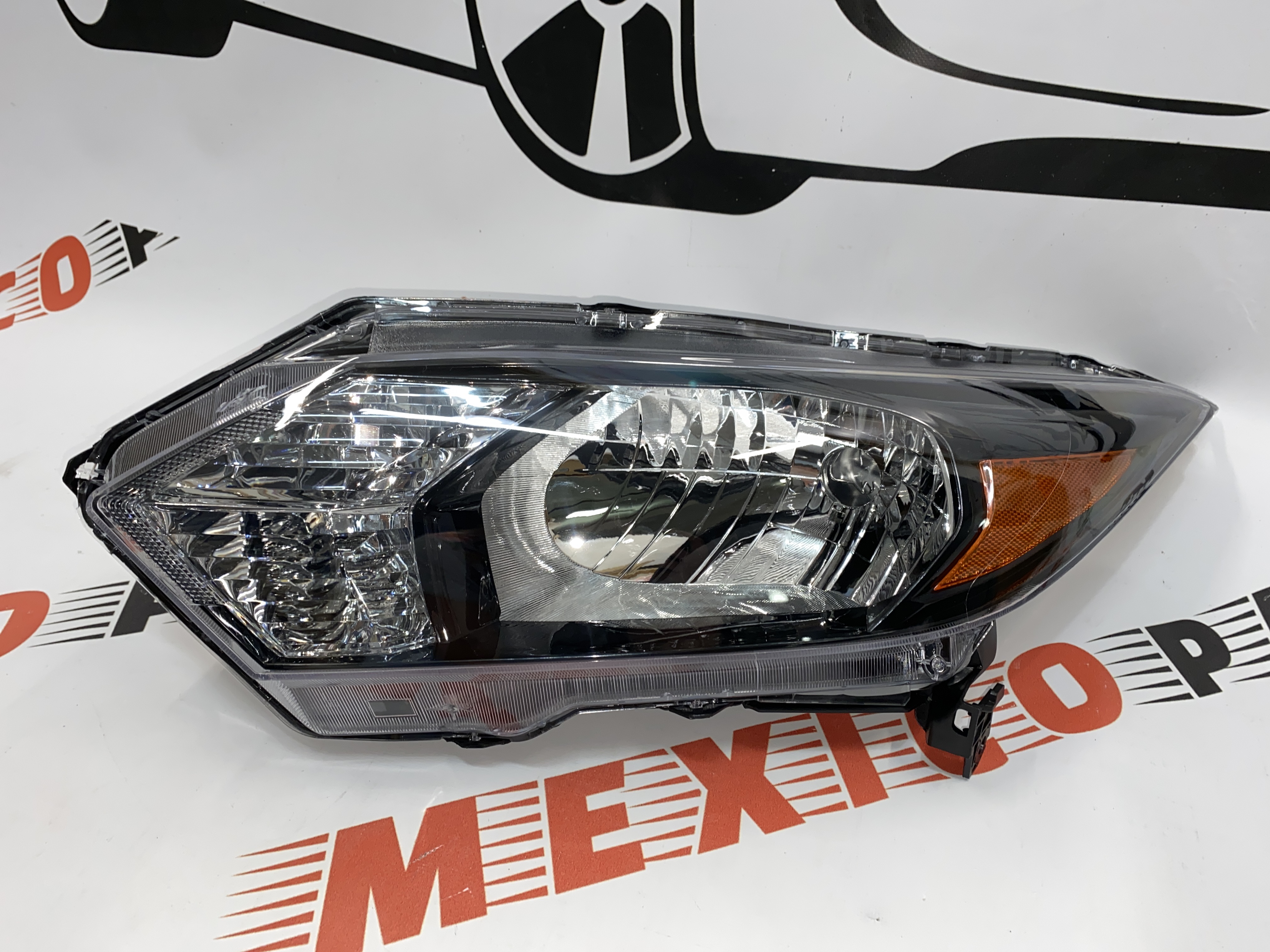 Фара ліва галоген Honda HR-V 2014-2018 (33150-T7S-A01), аналог