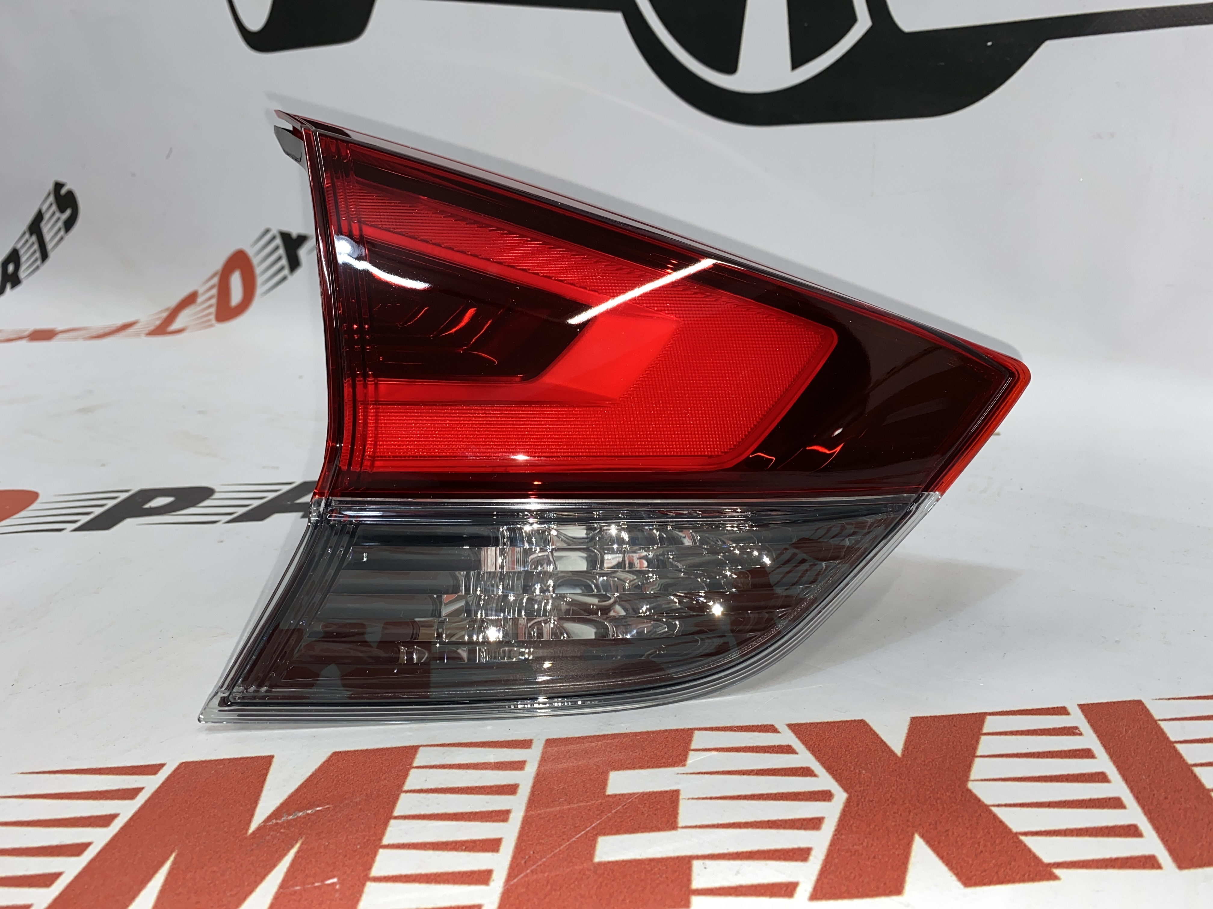 Фонарь LED левый внутренний Nissan X-Trail(Rogue) 2017-2020 (265556FL5A), аналог