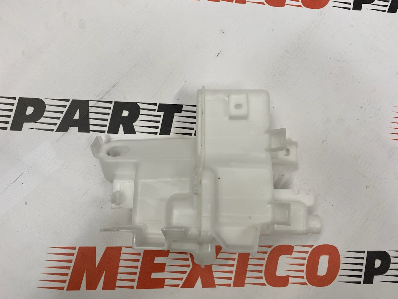 Бачок омивача Mazda CX5 2017-2022 (K031-67-481), аналог