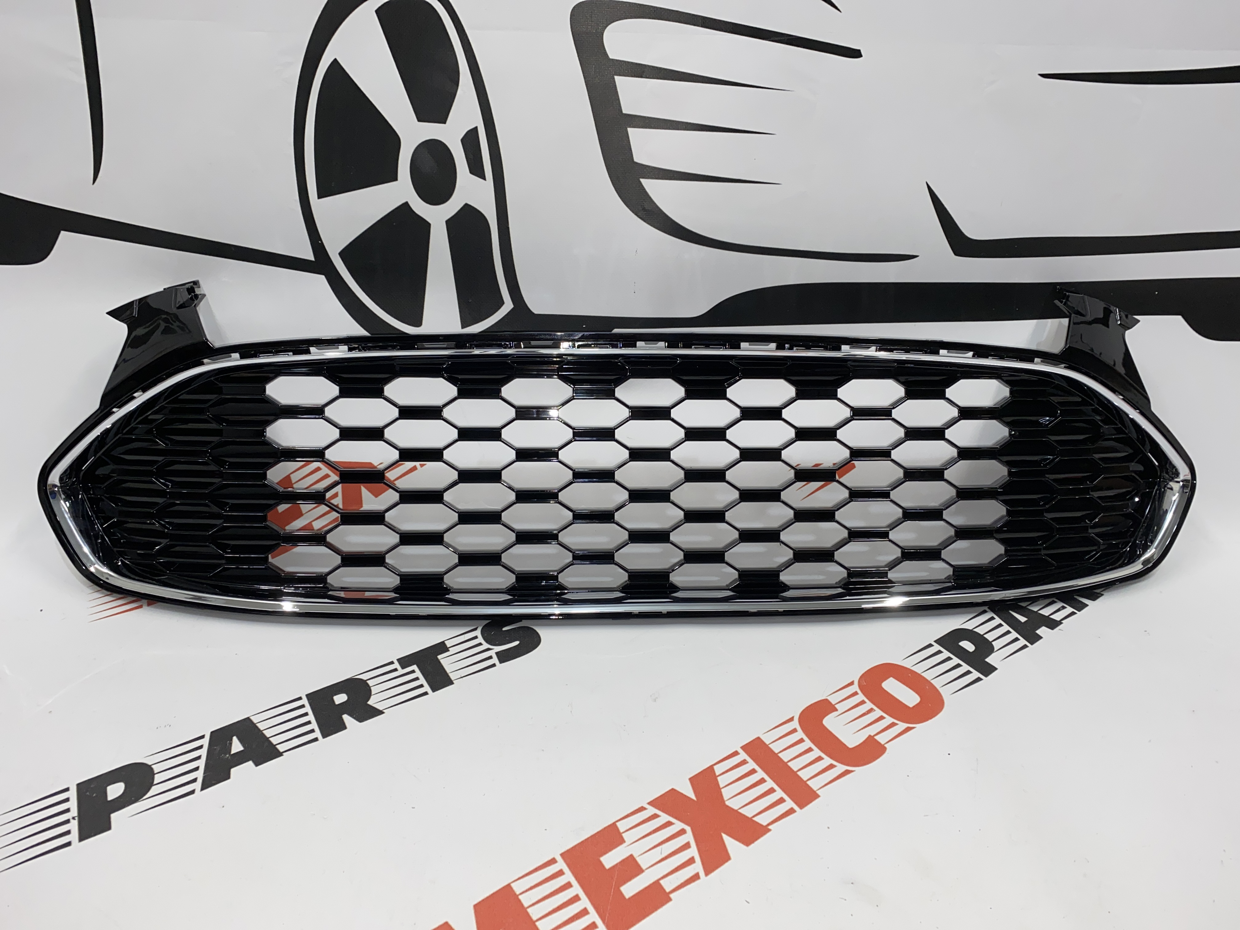 Решётка радиатора SPORT Ford Fusion 2013-2016 (DS7Z-8200-BA), аналог