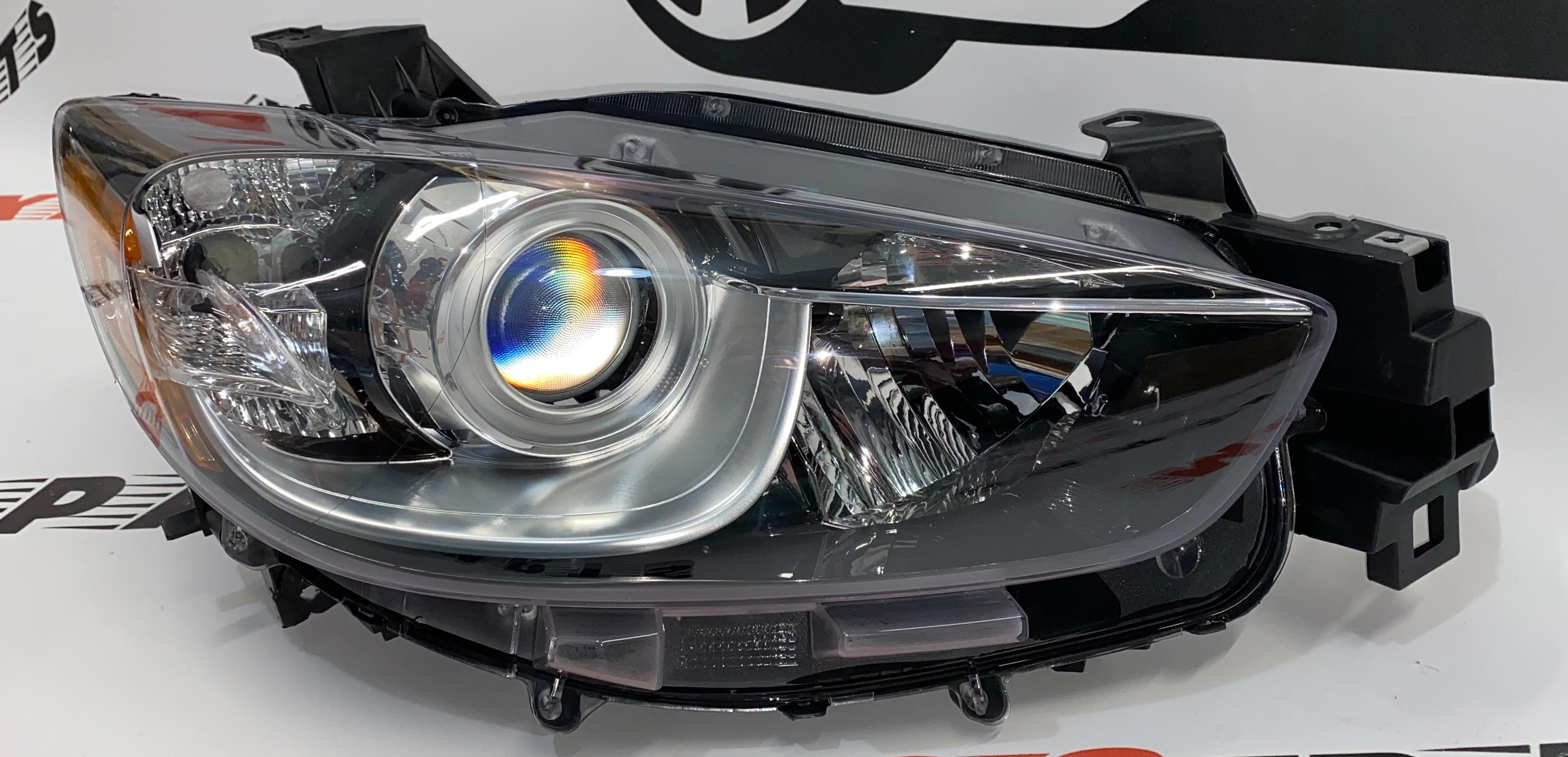 Фара права USA Mazda CX5 2014-2017 (KJ0151031C), аналог