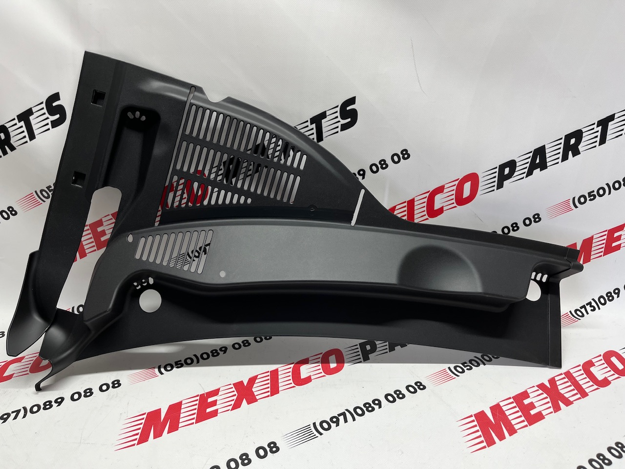 Жабо левое Volkswagen Touareg 2011-2014 (7p6819401D), аналог