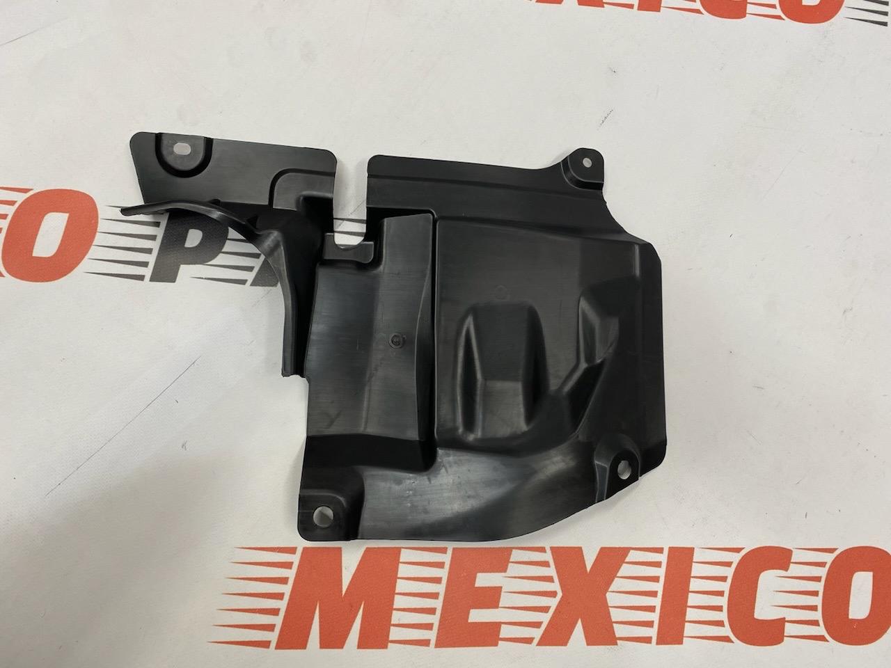 Продовження переднього підкрилка ліве  Mazda 3 2016-2018 (BJS756342), аналог