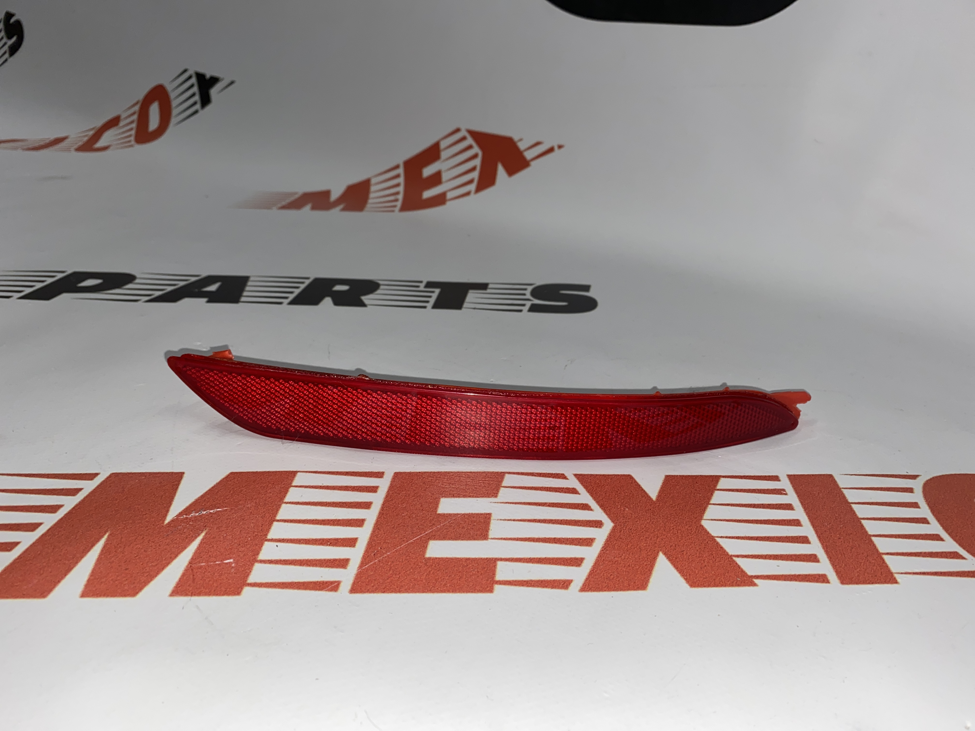Катафот заднього бампера лівий Hyundai Elantra 2011-2015 (92405-3X200), аналог