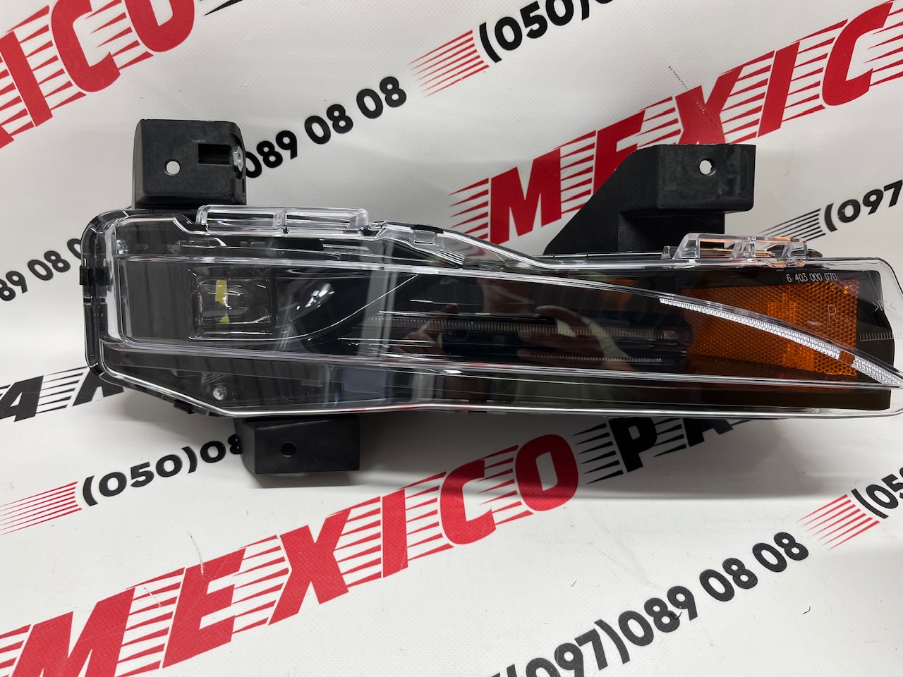 Протитуманна фара права Tesla Model X 2022-2023 (1621194-00-B), аналог
