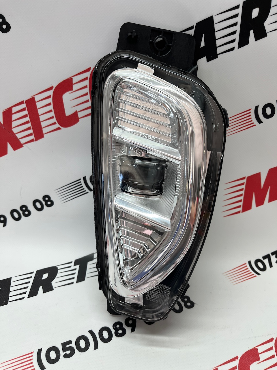 Противотуманная фара правая LED Ford Escape (Kuga) 2020- 2022 (LJ6Z-15200-C), аналог