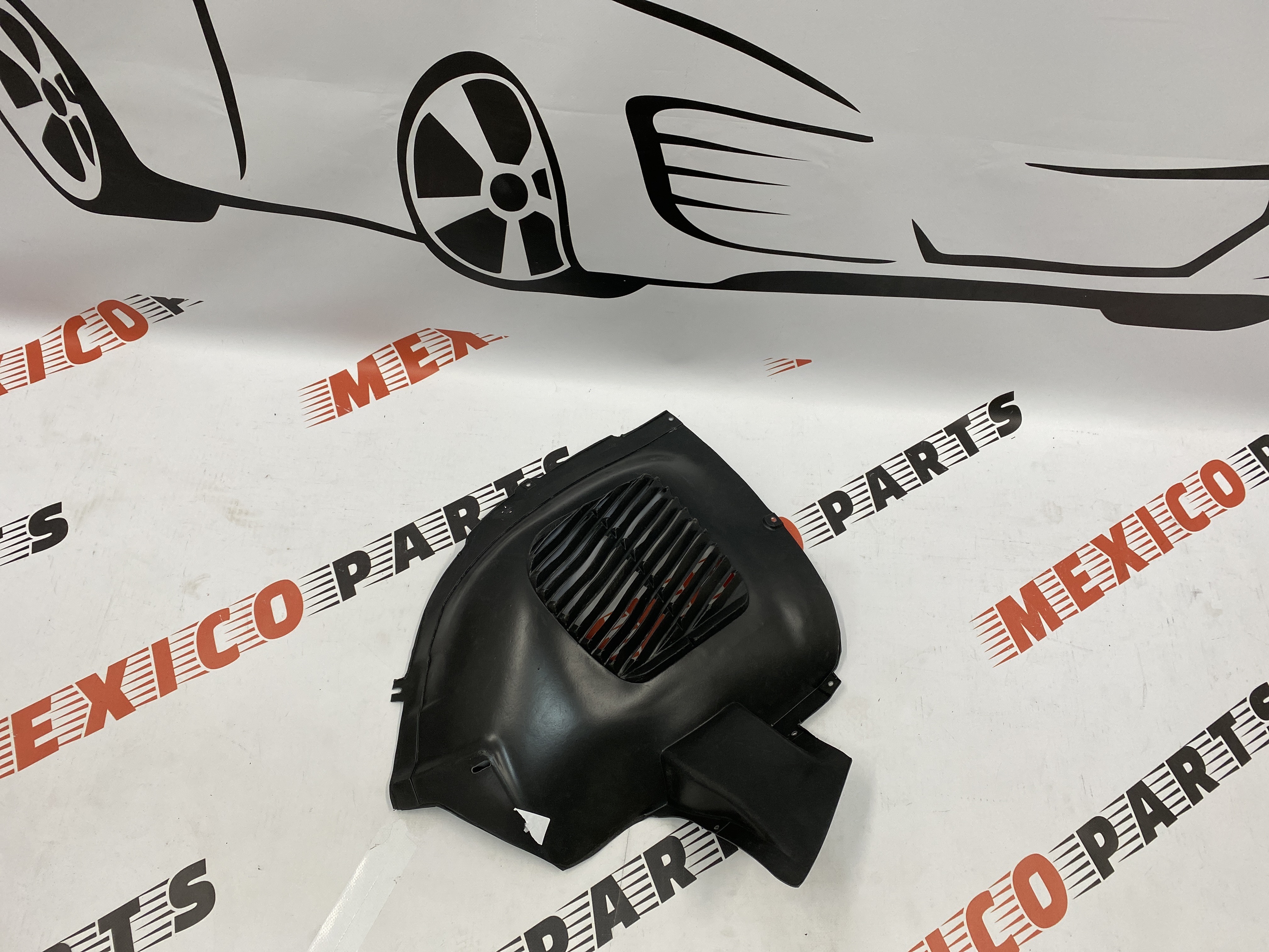 Подкрылок передний малый правый Volkswagen Touareg 2011-2014 (7P6805912D9B9), аналог