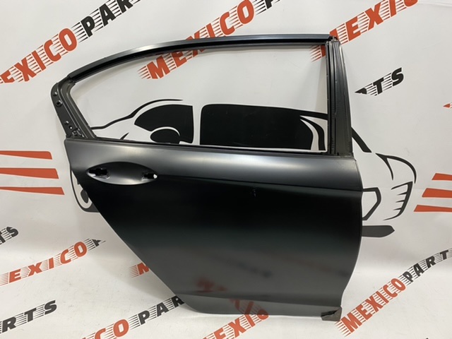 Двері задні праві Honda Accord 2013-2017 (67510-T2F-A00ZZ), аналог