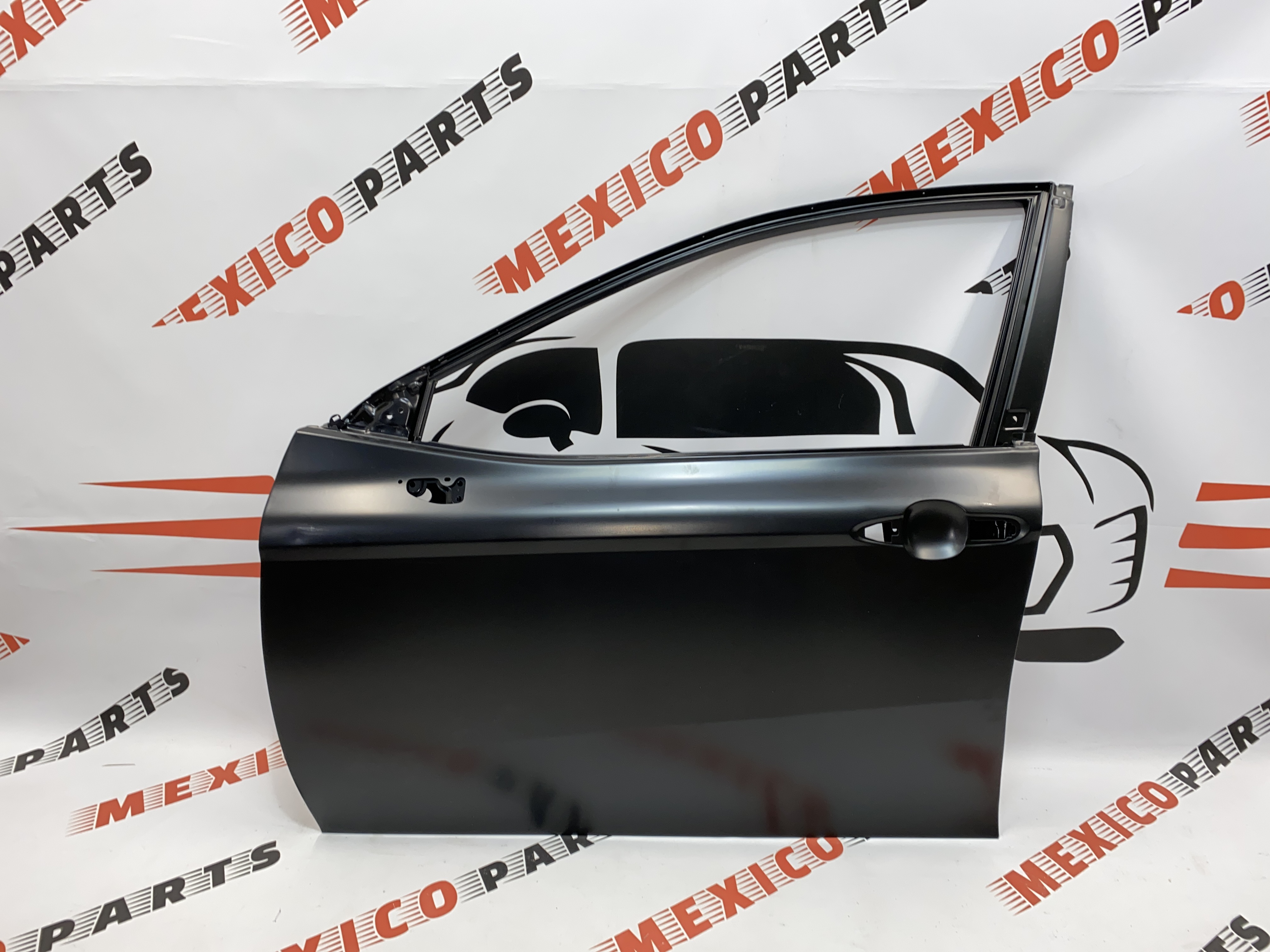 Двері передні ліві Toyota Camry 2018-2023 (67002-06270), аналог